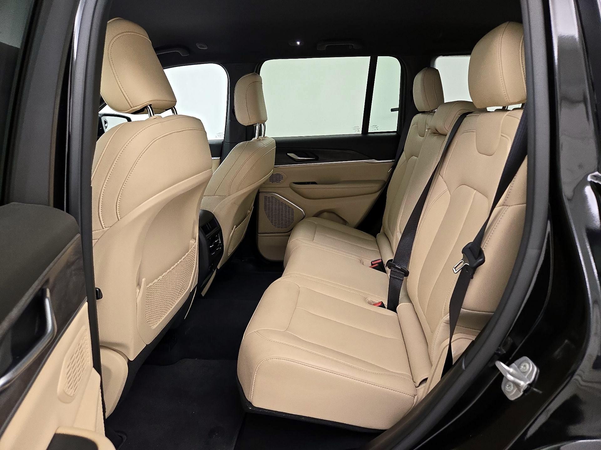 Thumbnail: 2023 Jeep Grand Cherokee - 20