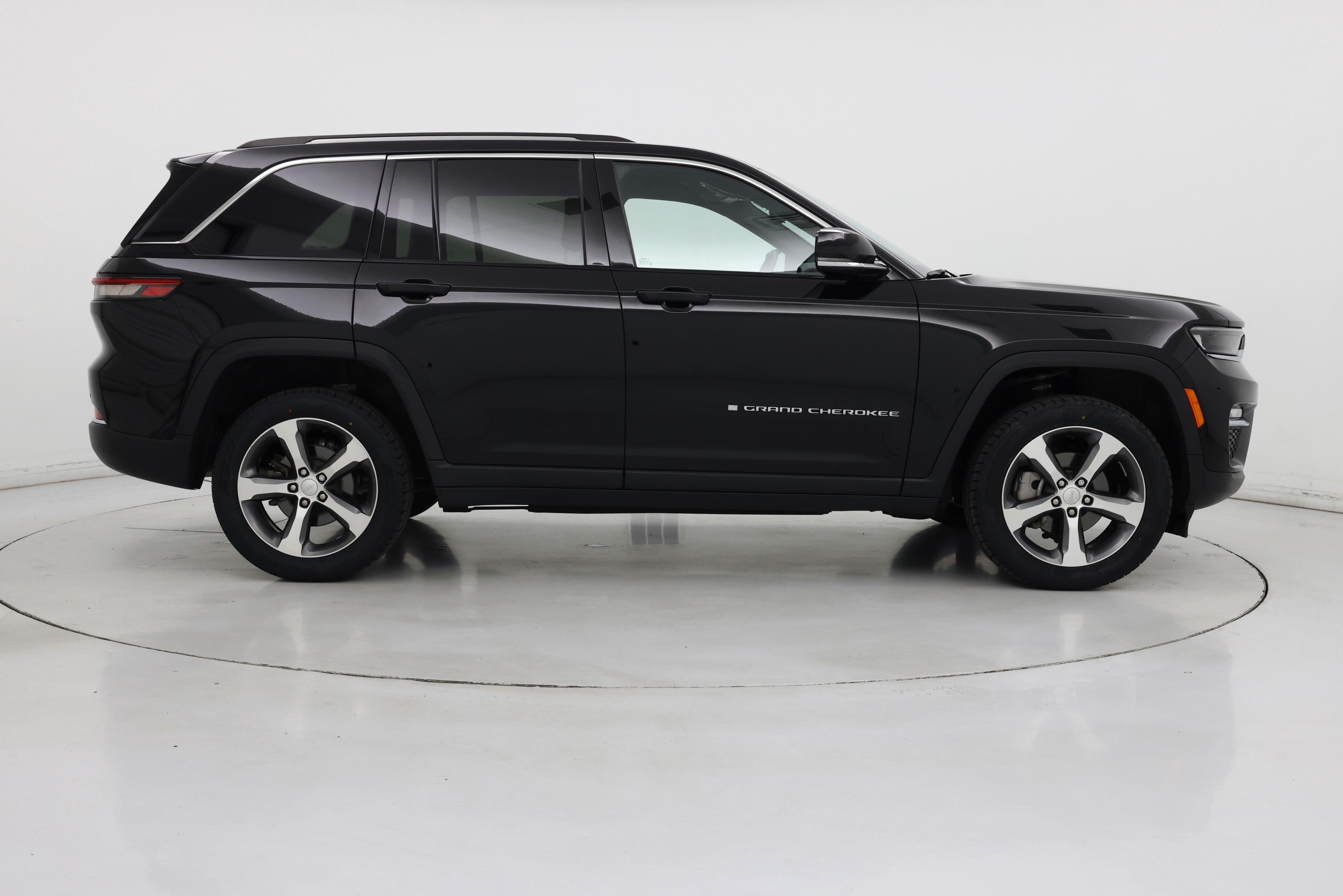 Thumbnail: 2023 Jeep Grand Cherokee - 7