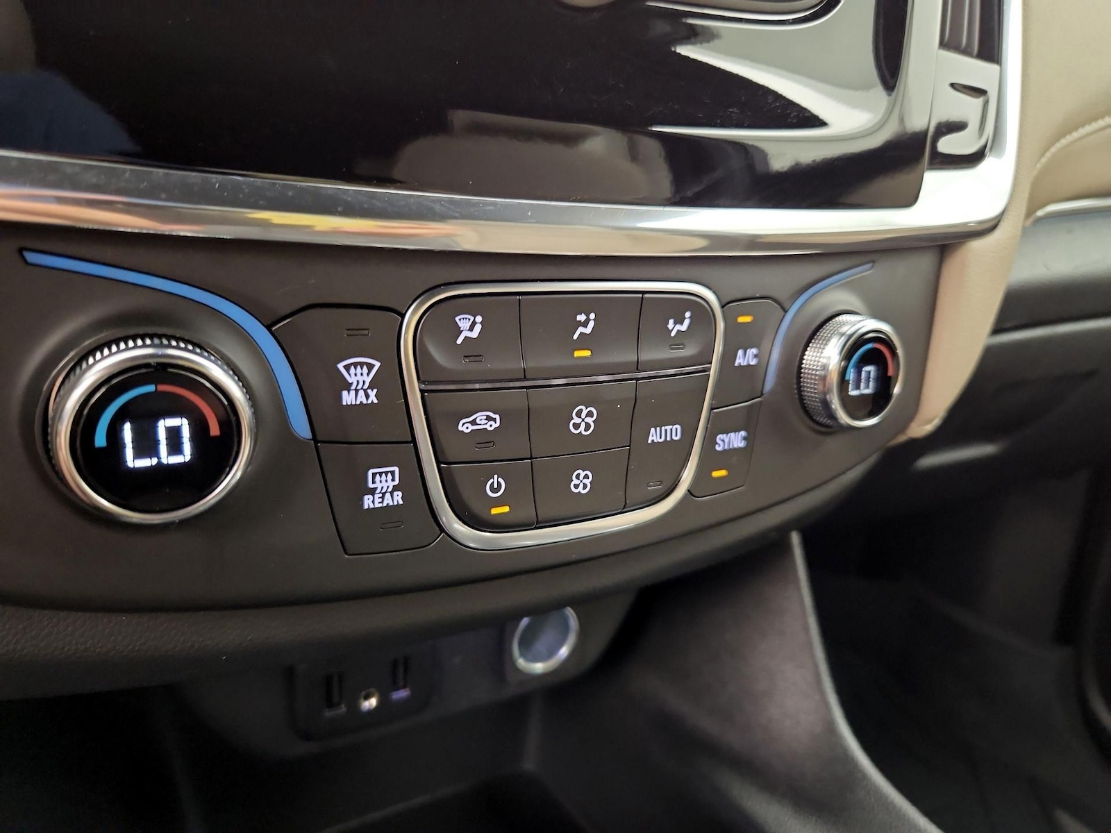 2023 Chevrolet Traverse LS - Photo 17