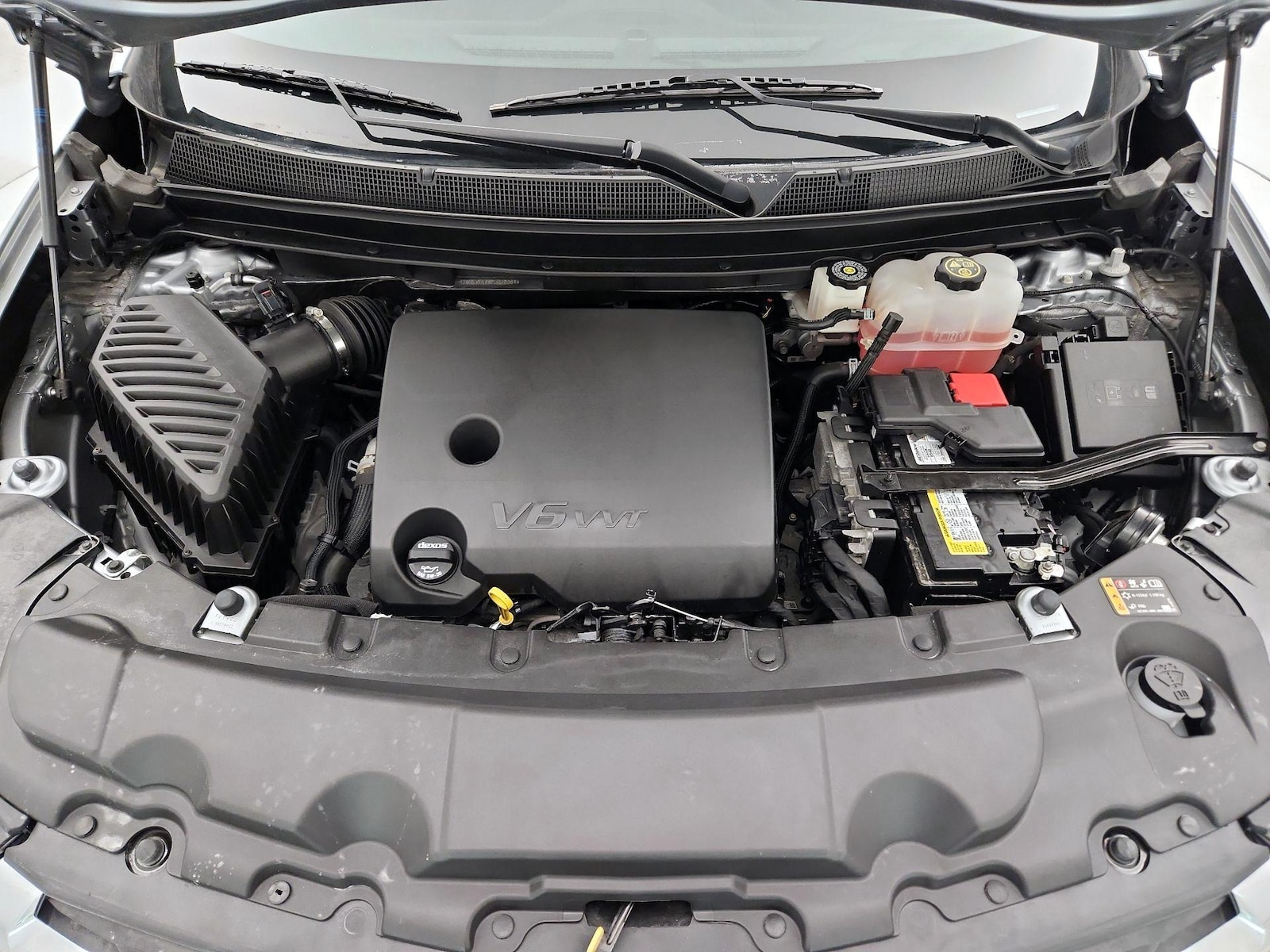 2023 Chevrolet Traverse LS - Photo 24