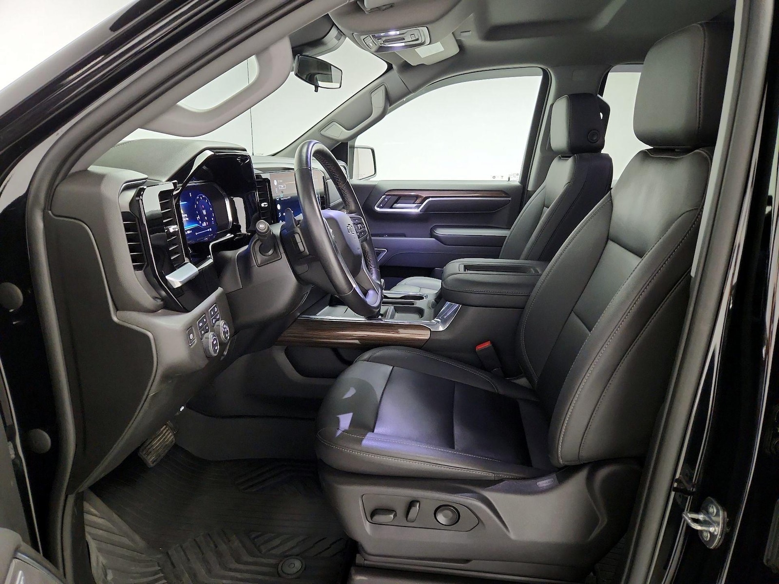 2022 Chevrolet Silverado 1500 RST - Photo 12