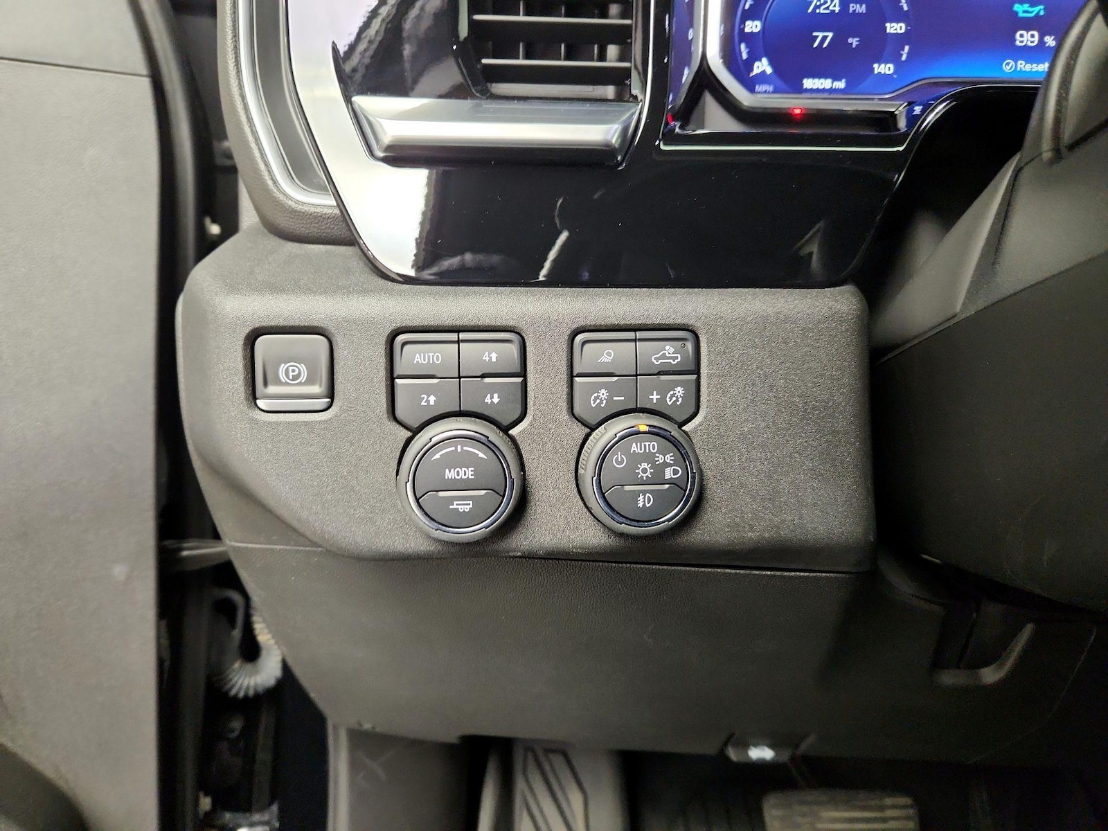 2022 Chevrolet Silverado 1500 RST - Photo 14