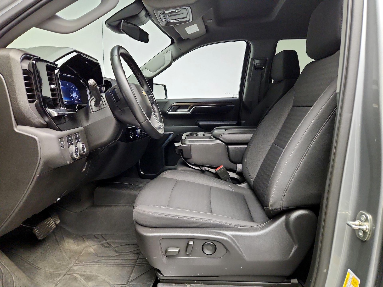 2023 Chevrolet Silverado 1500 LT - Photo 10