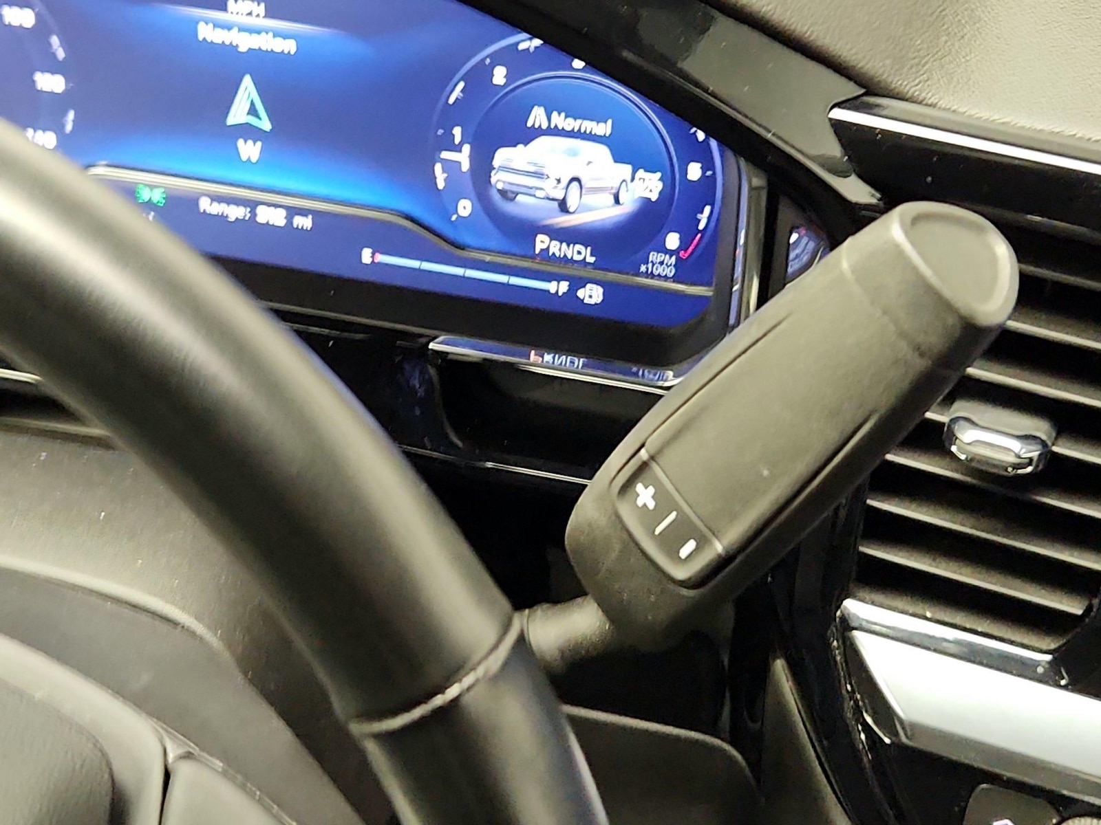 2023 Chevrolet Silverado 1500 LT - Photo 16