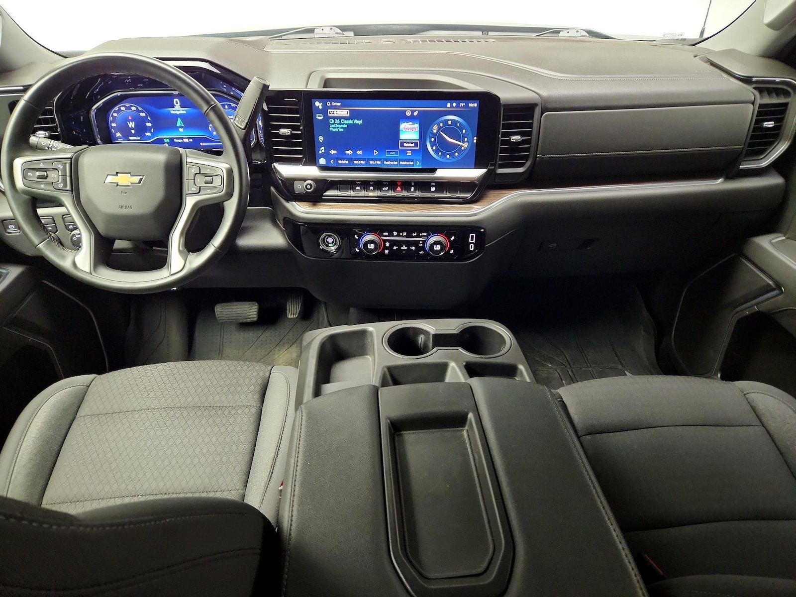 2023 Chevrolet Silverado 1500 LT - Photo 8