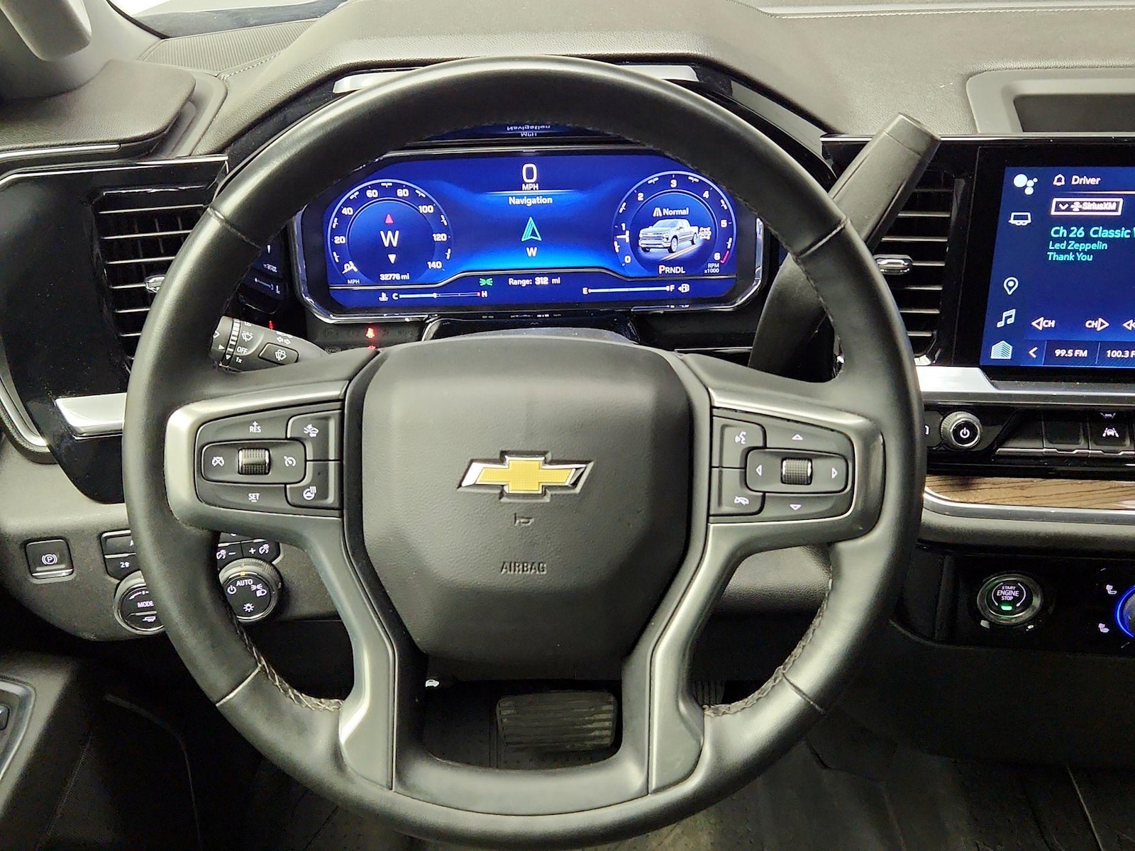 2023 Chevrolet Silverado 1500 LT - Photo 9