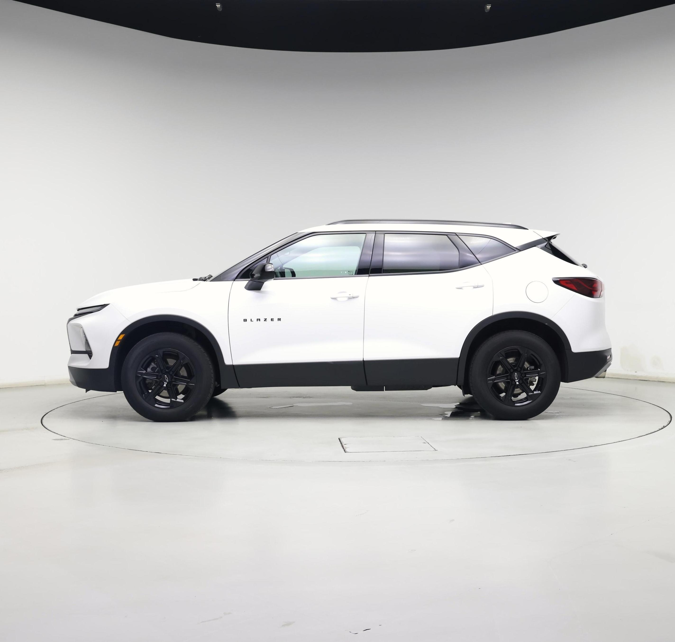 Thumbnail: 2023 Chevrolet Blazer - 3