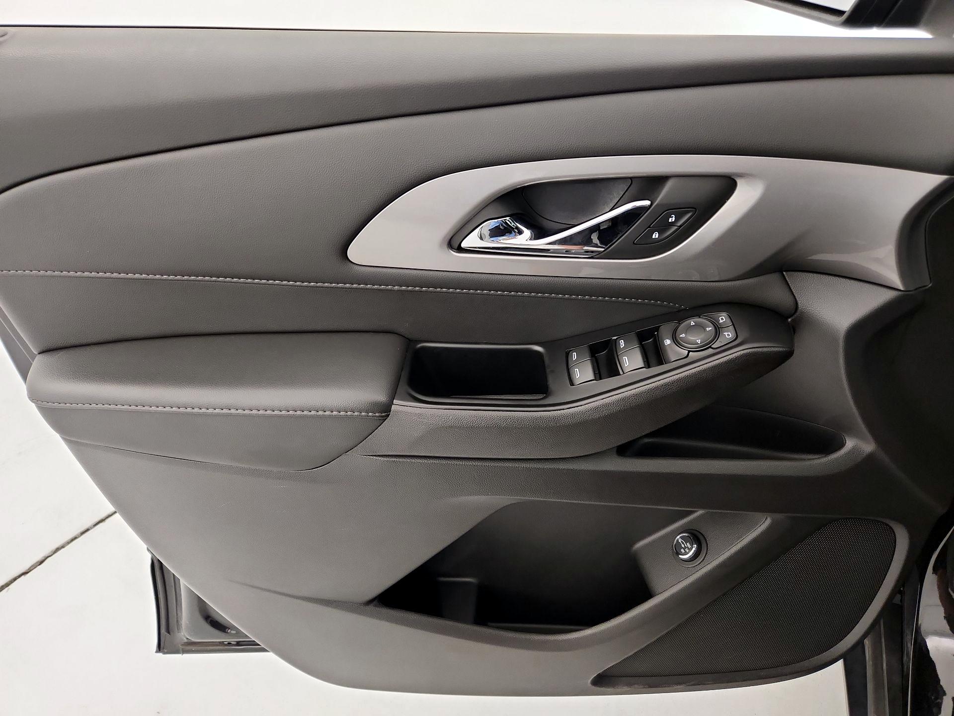 Thumbnail: 2023 Chevrolet Traverse - 12