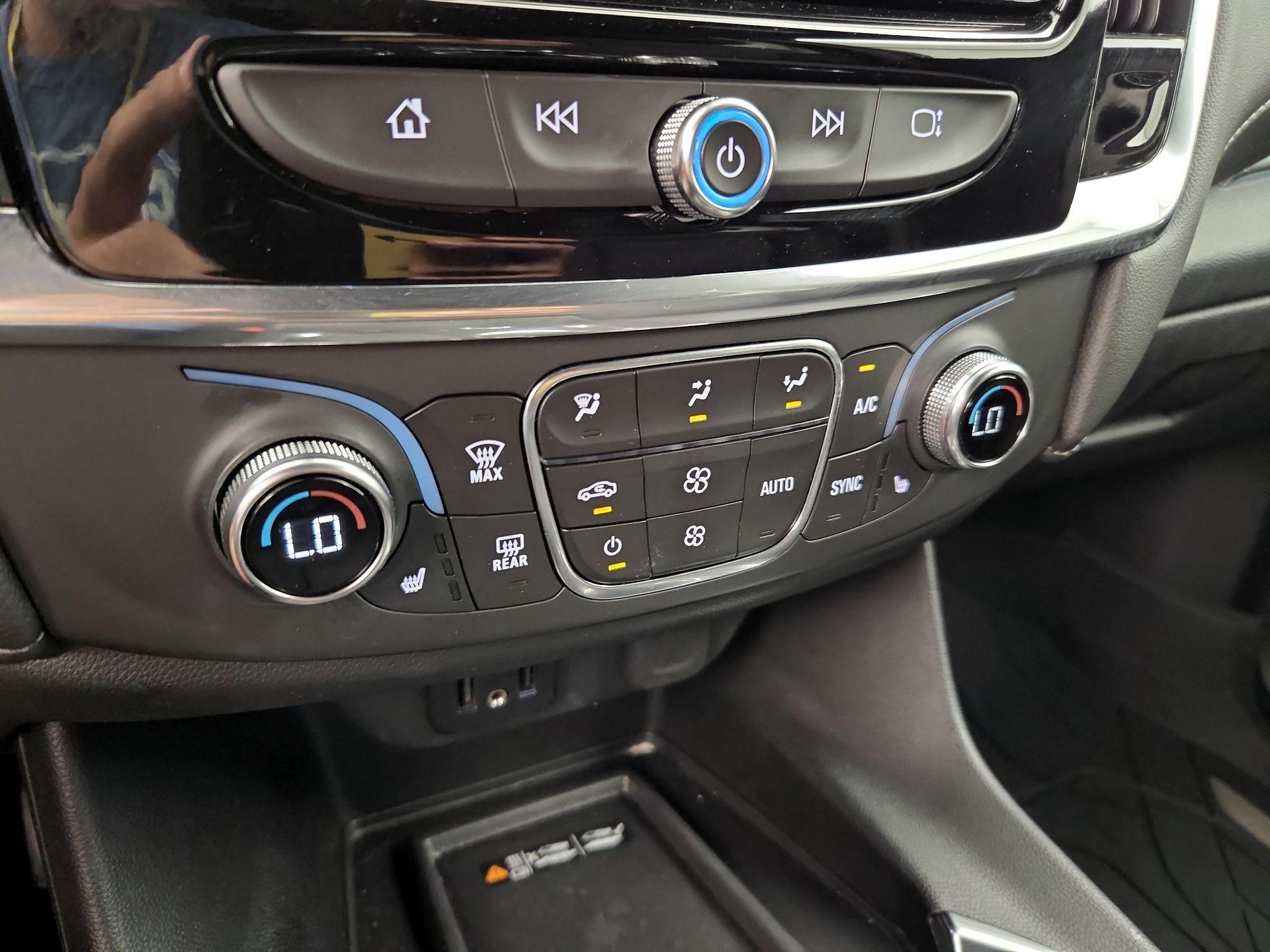 Thumbnail: 2023 Chevrolet Traverse - 16