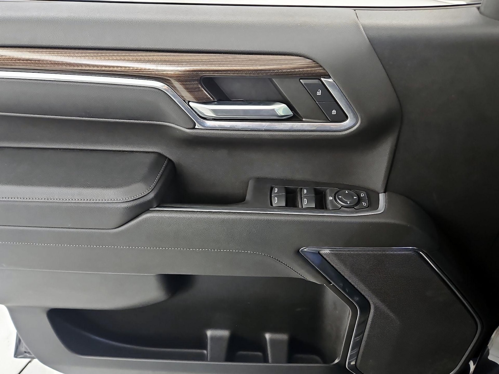 2023 Chevrolet Silverado 1500 LT - Photo 11