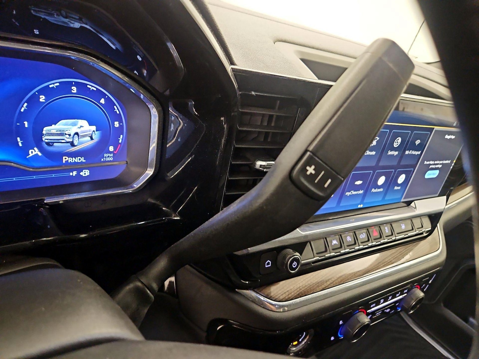 2023 Chevrolet Silverado 1500 LT - Photo 16
