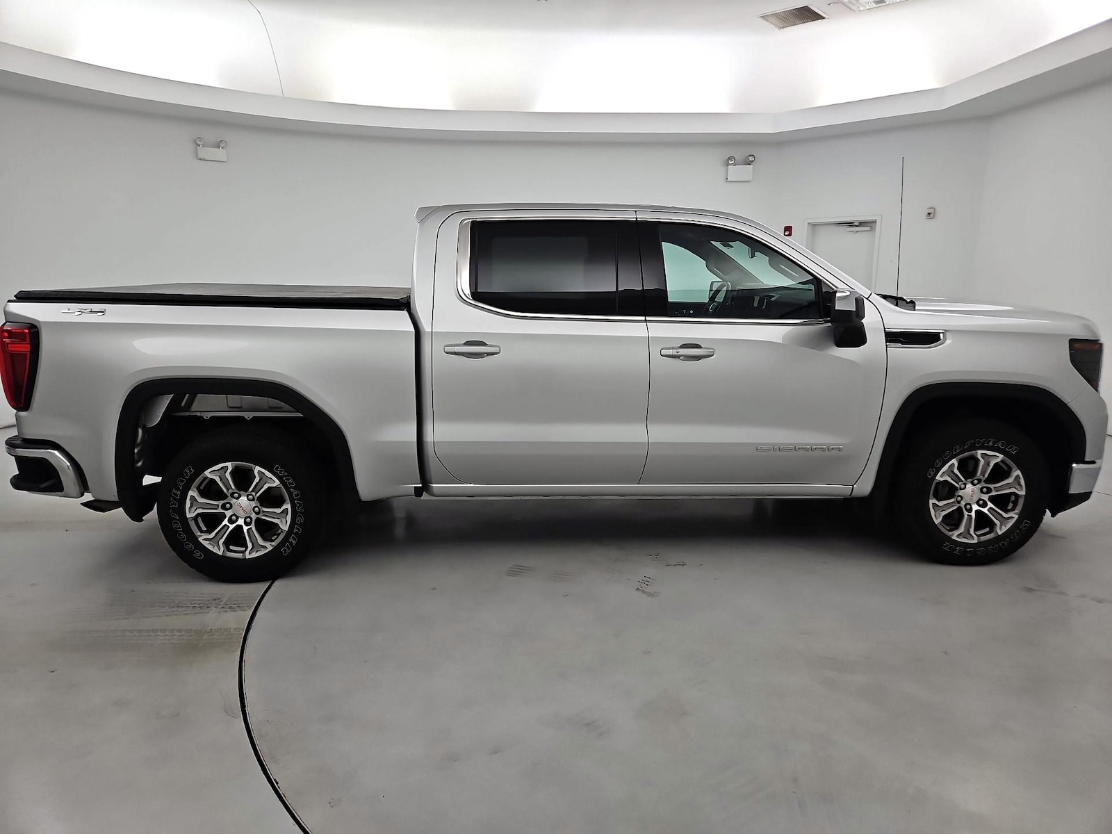 2022 GMC Sierra 1500 SLE - Photo 4