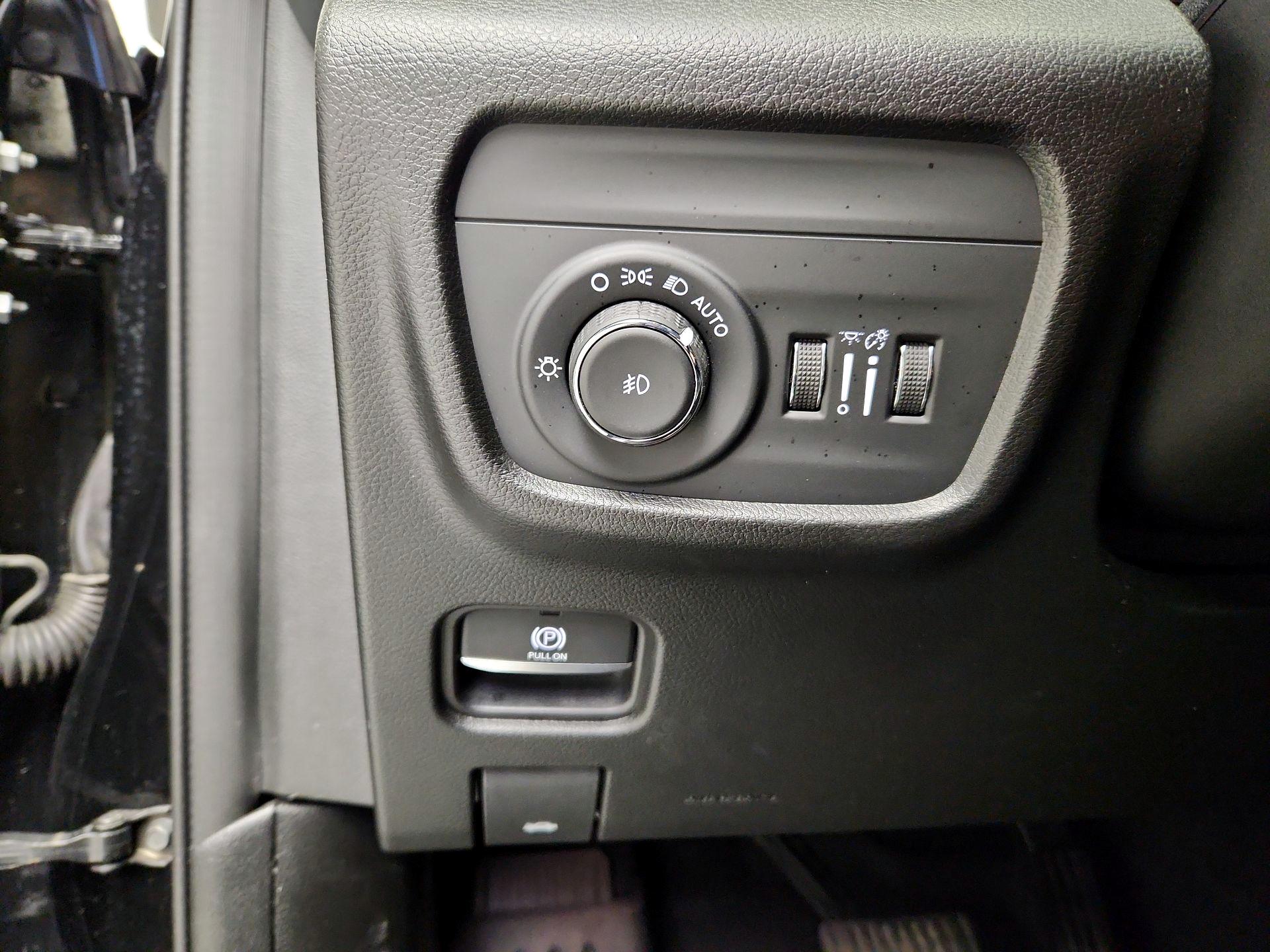 Thumbnail: 2022 Jeep Grand Cherokee - 13