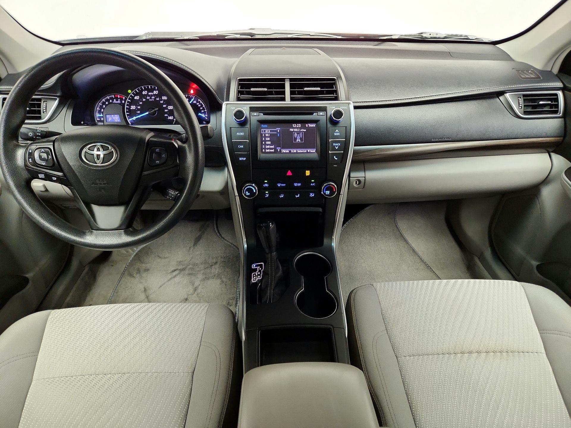 Thumbnail: 2015 Toyota Camry - 9