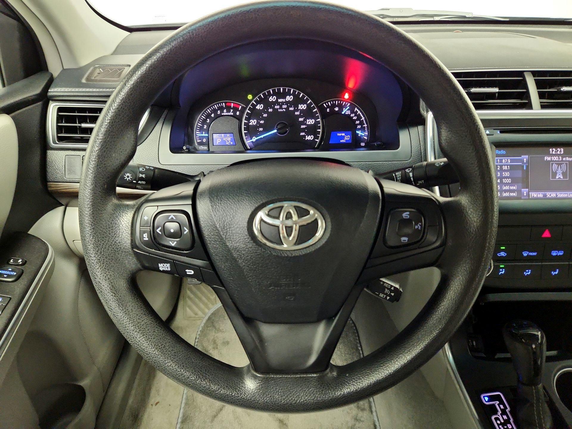 Thumbnail: 2015 Toyota Camry - 10