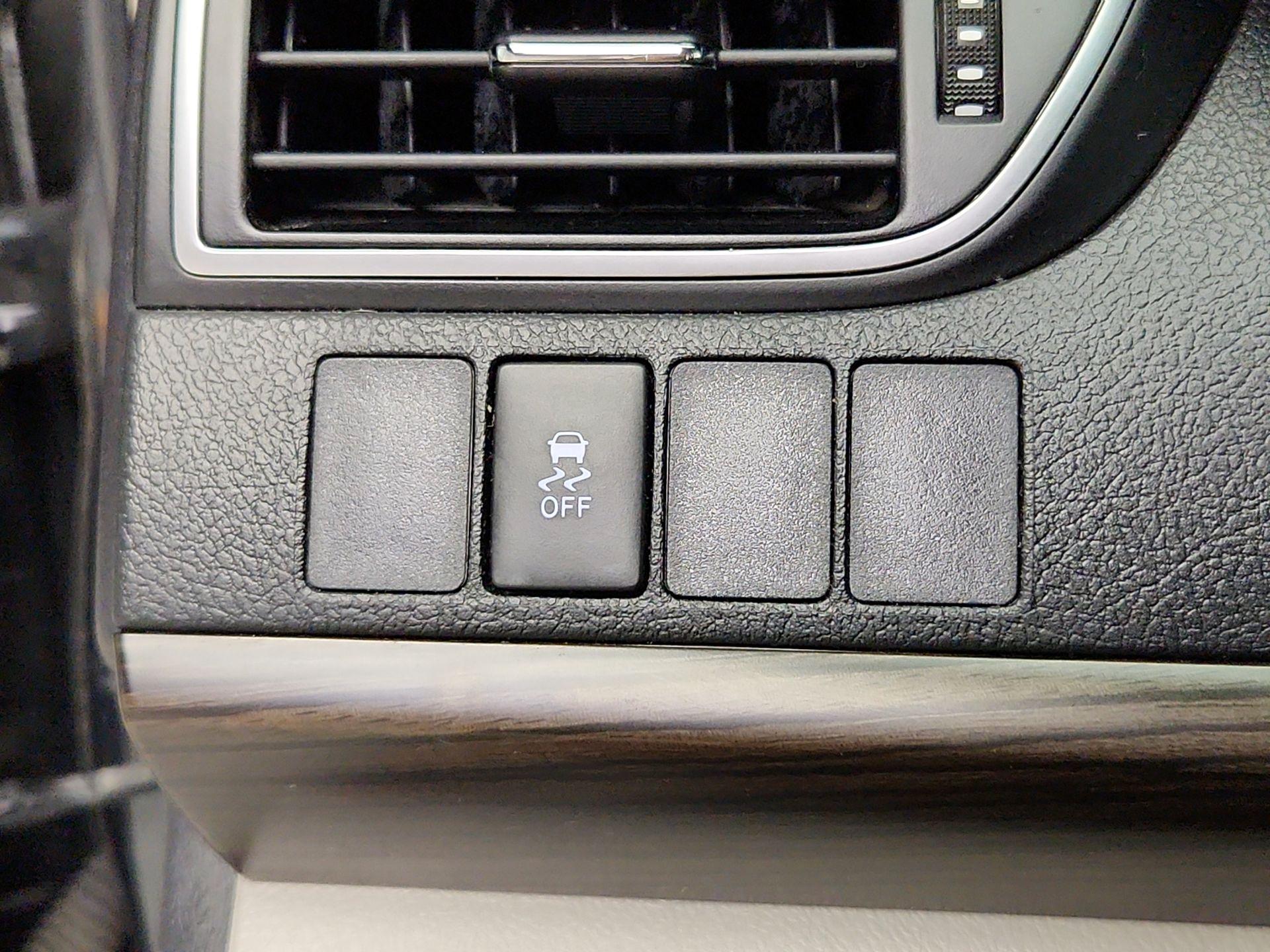 Thumbnail: 2015 Toyota Camry - 13