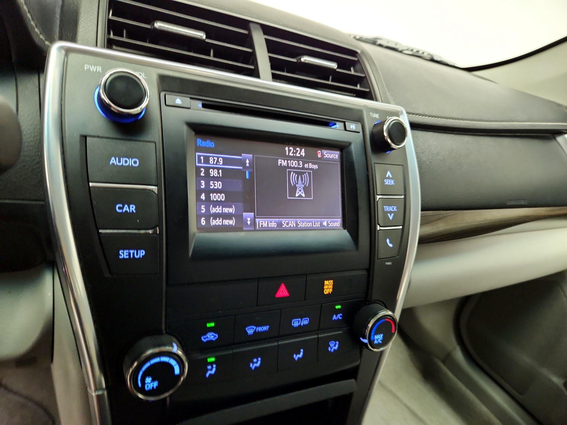 Thumbnail: 2015 Toyota Camry - 15