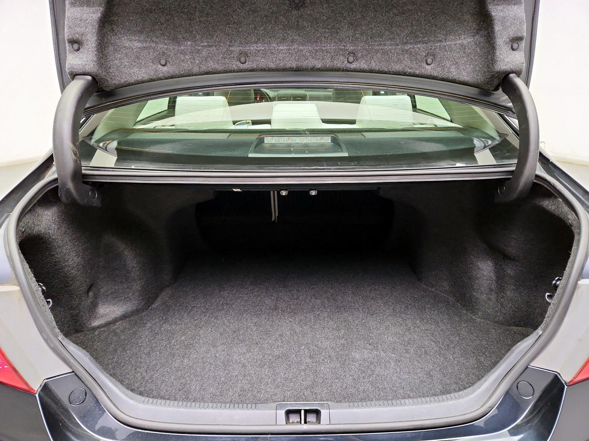 Thumbnail: 2015 Toyota Camry - 20