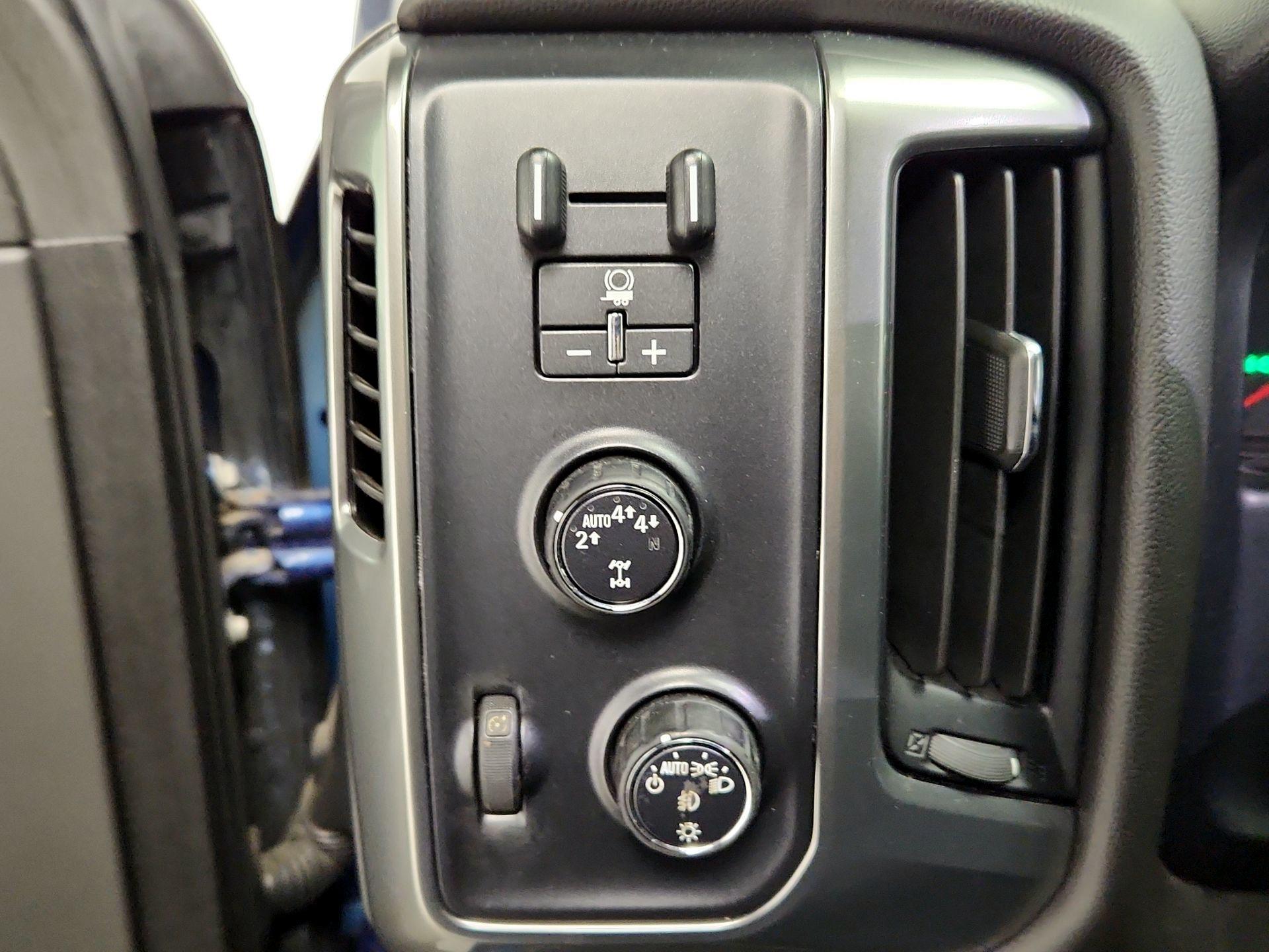Thumbnail: 2019 Chevrolet Silverado 1500 - 13