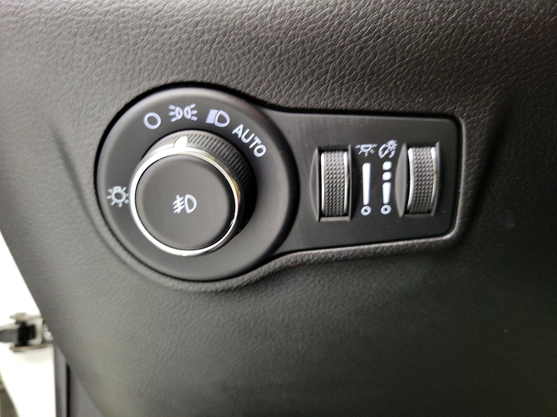 Thumbnail: 2022 Jeep Compass - 13