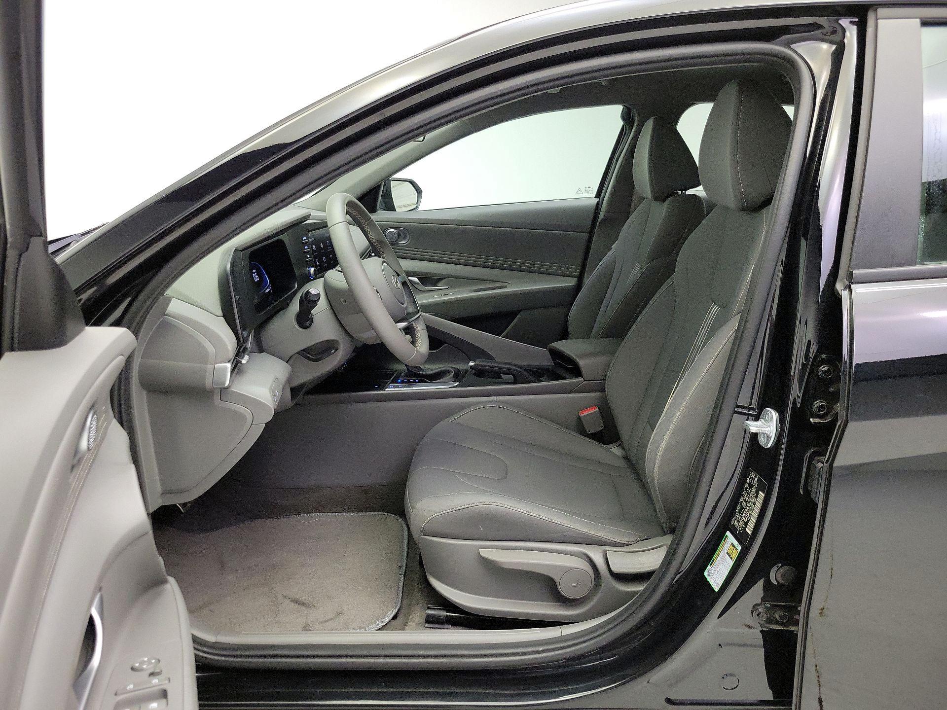 Thumbnail: 2025 Hyundai Elantra - 11