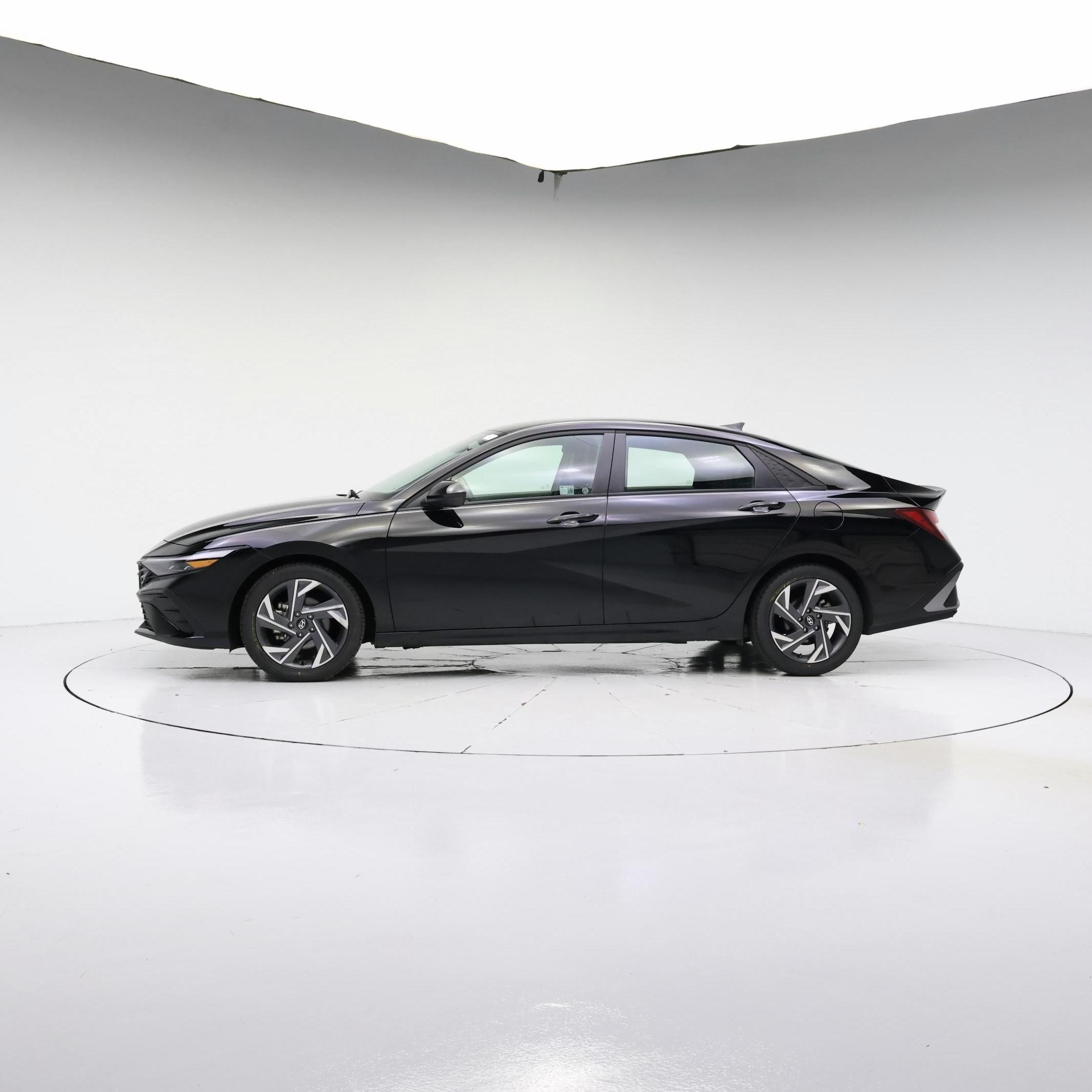 Thumbnail: 2025 Hyundai Elantra - 3