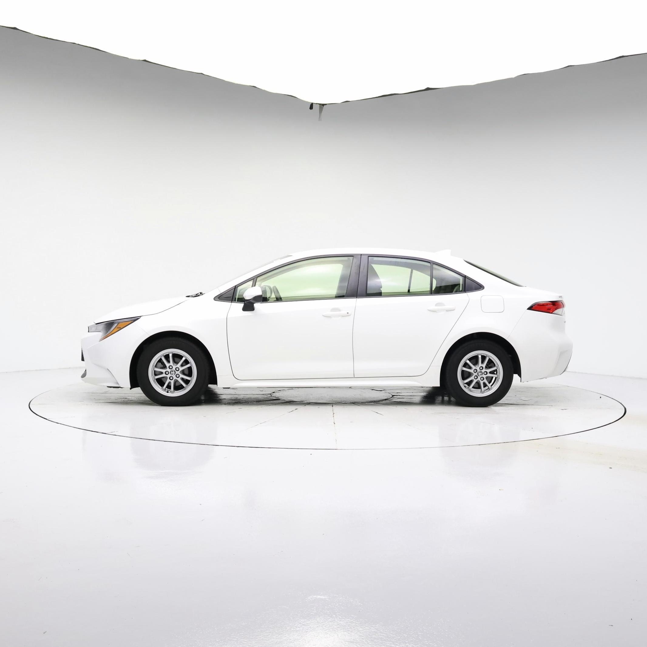 Thumbnail: 2022 Toyota Corolla - 3