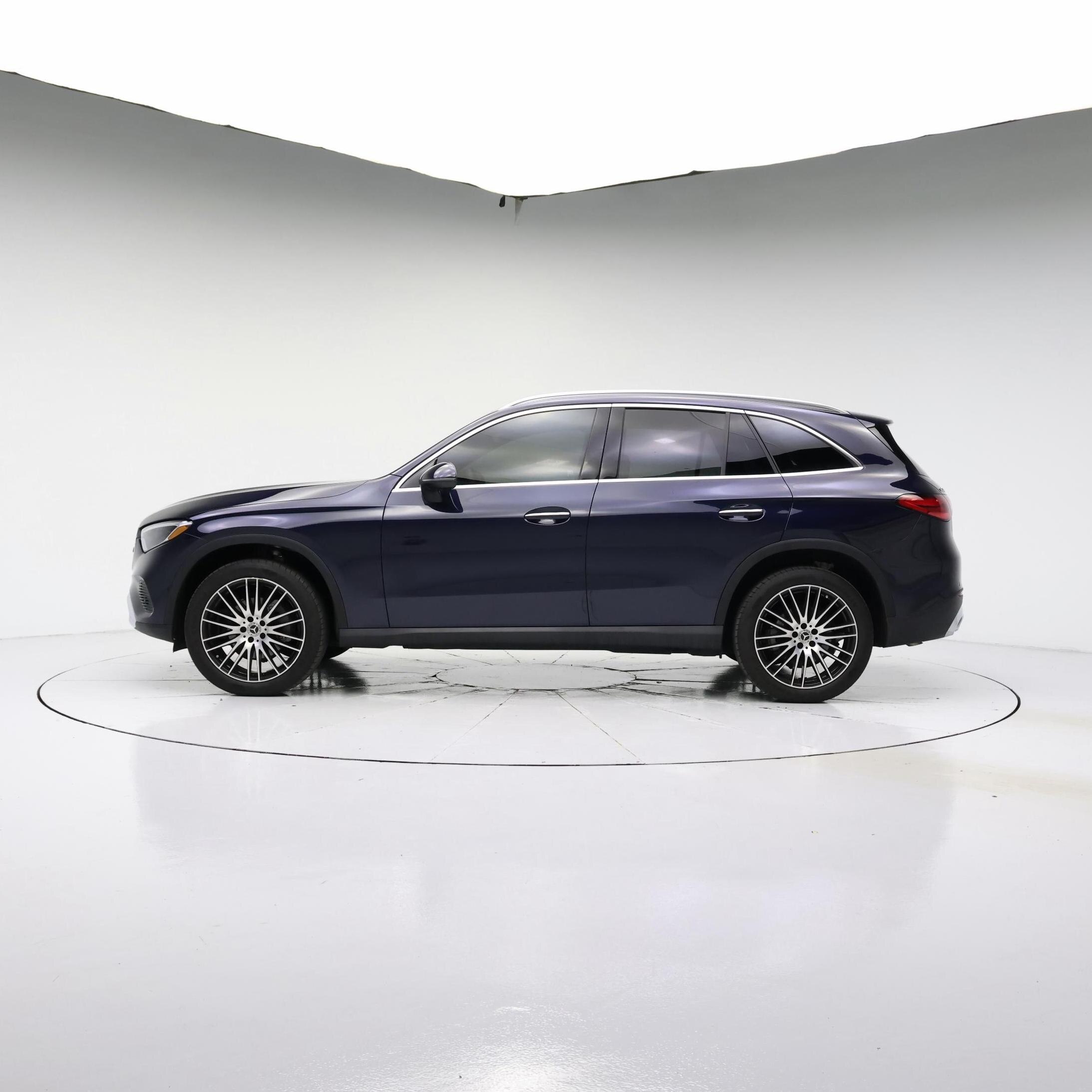 Thumbnail: 2024 Mercedes-Benz GLC - 3
