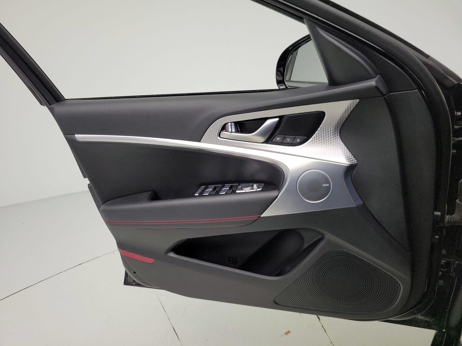 Thumbnail: 2023 Genesis G70 - 12