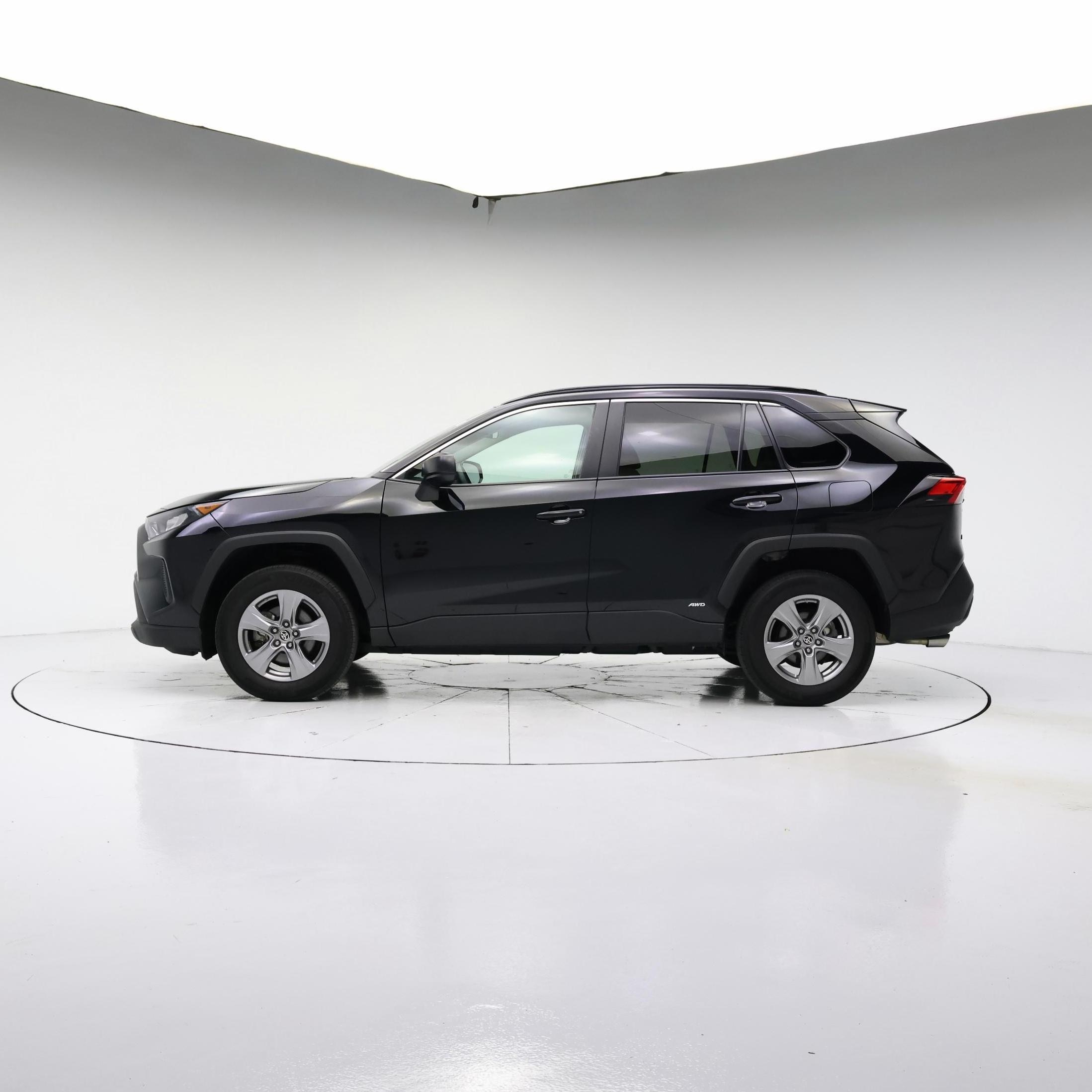 Thumbnail: 2022 Toyota RAV4 - 3