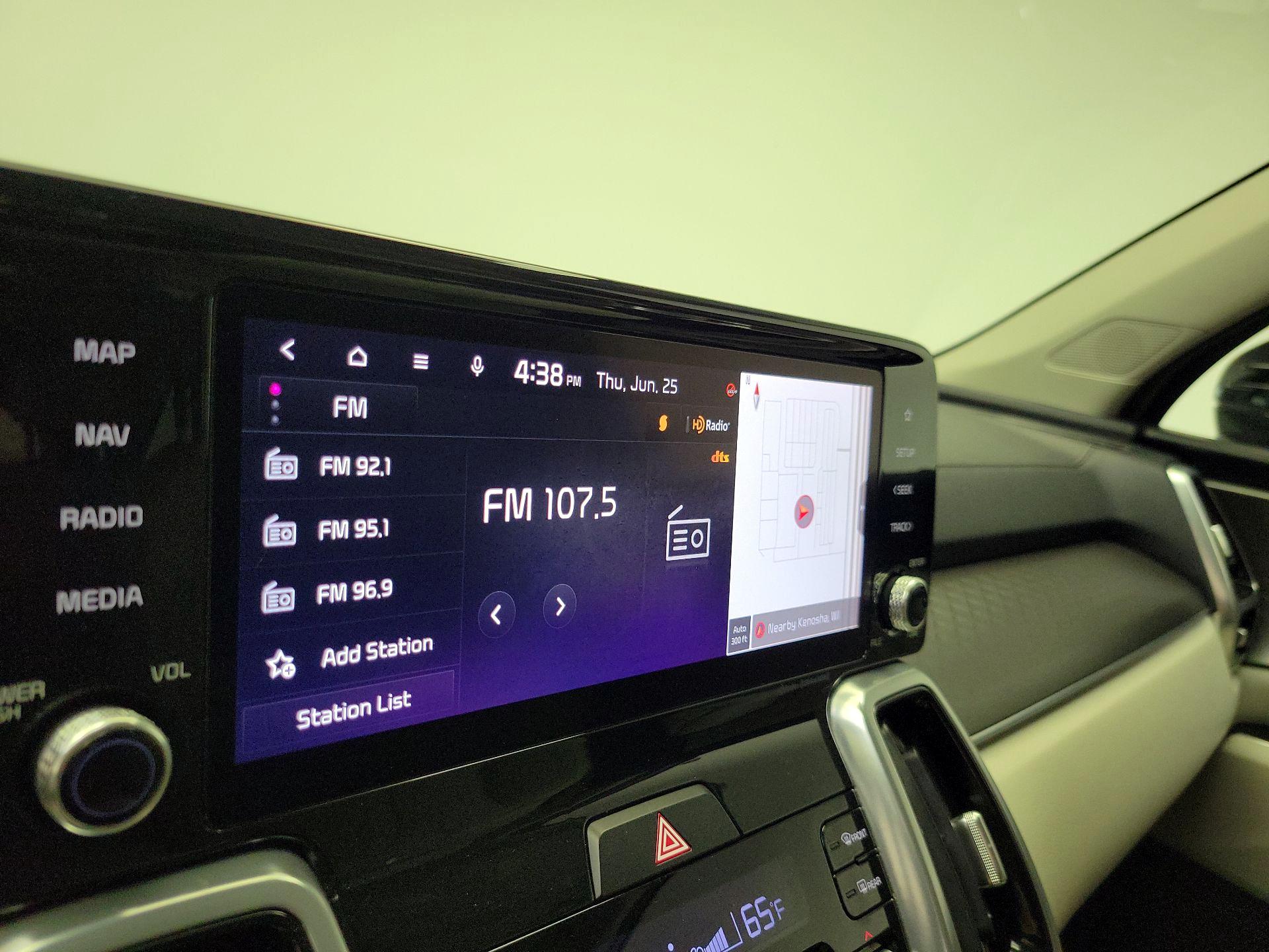 Thumbnail: 2023 Kia Sorento - 16