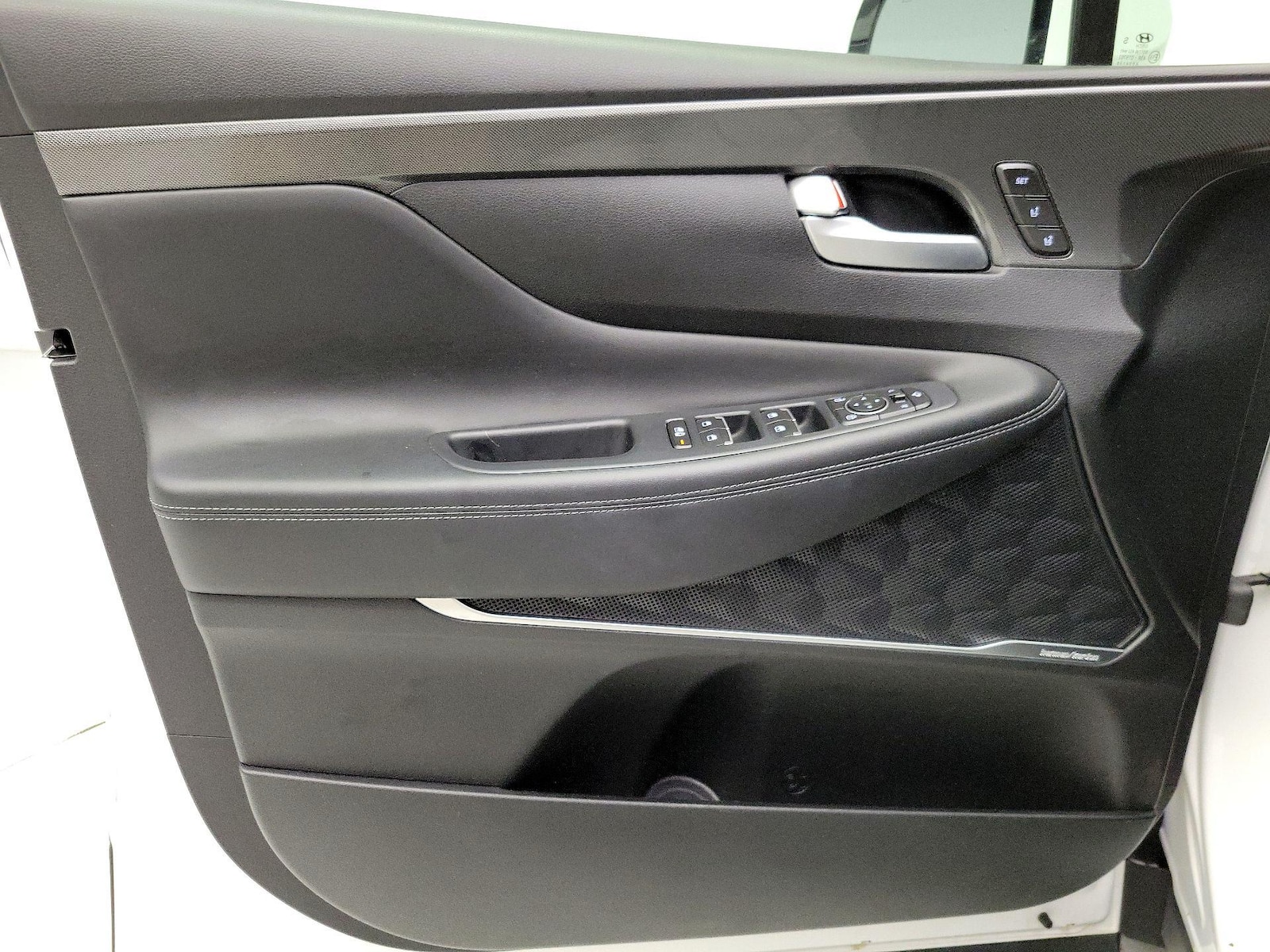 2023 Hyundai Santa Fe Limited - Photo 13