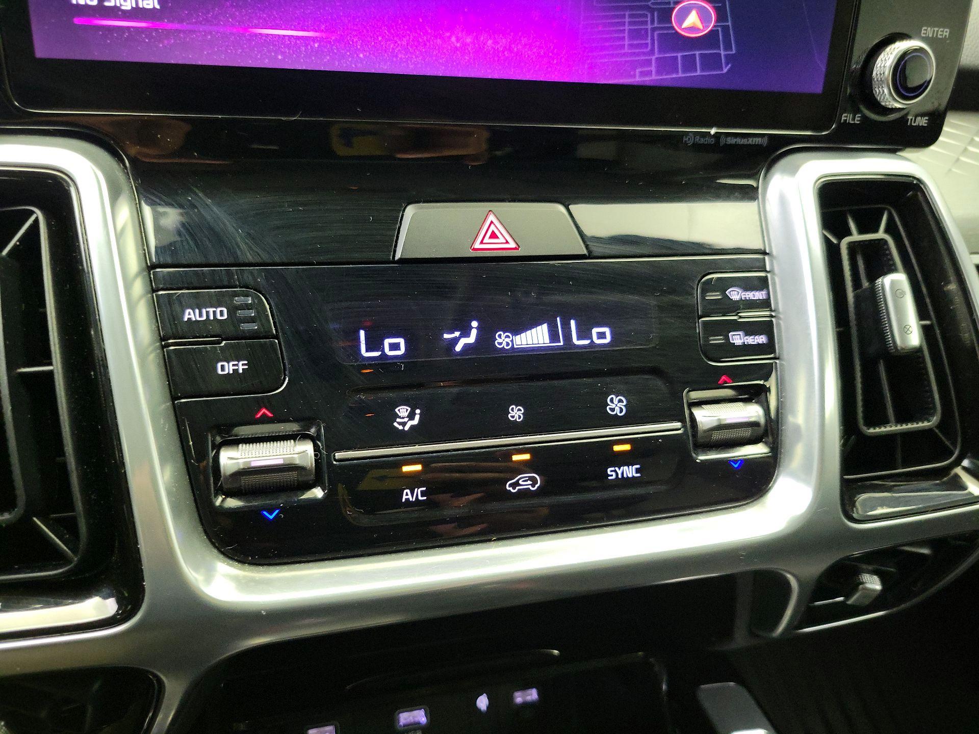 Thumbnail: 2023 Kia Sorento - 17