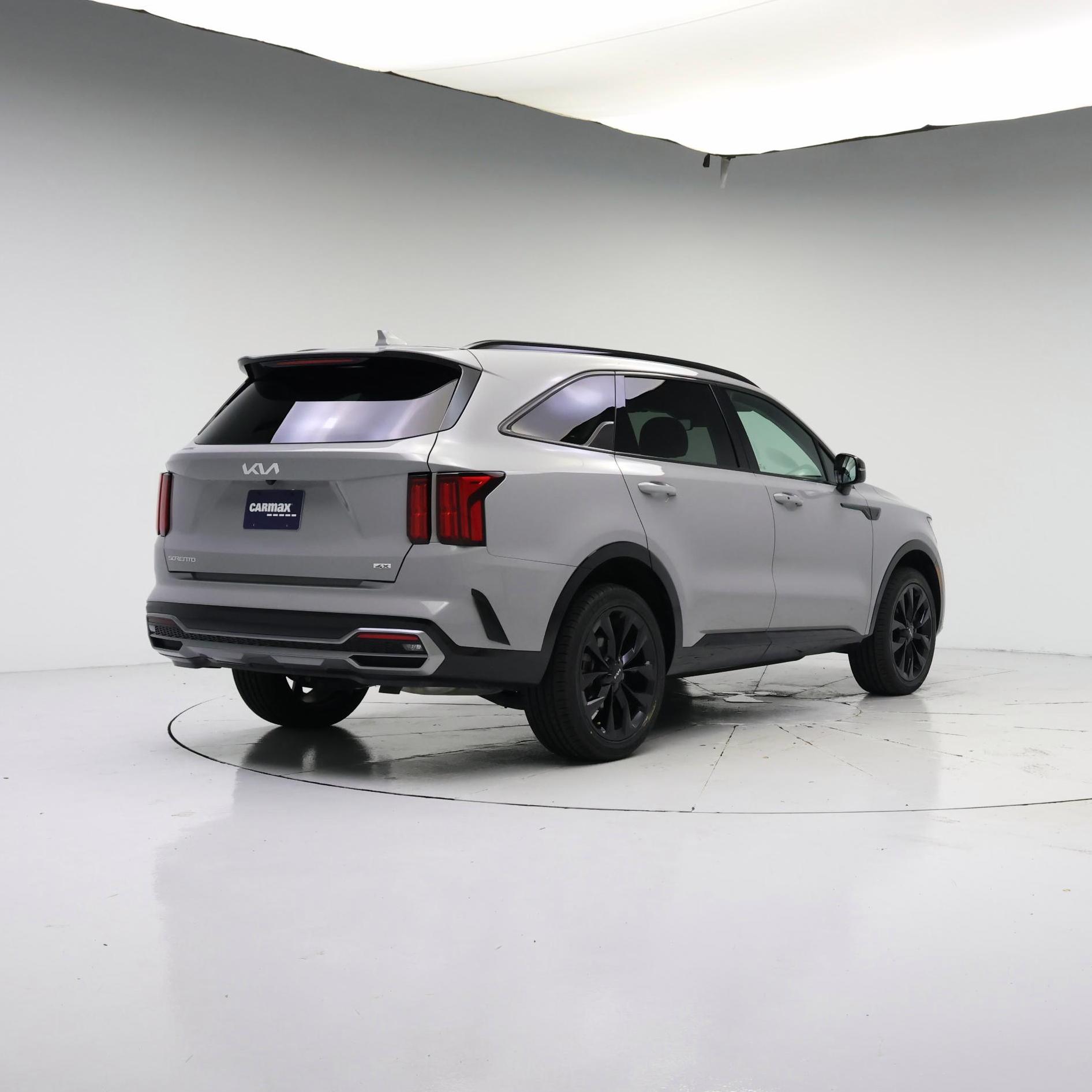 Thumbnail: 2023 Kia Sorento - 8