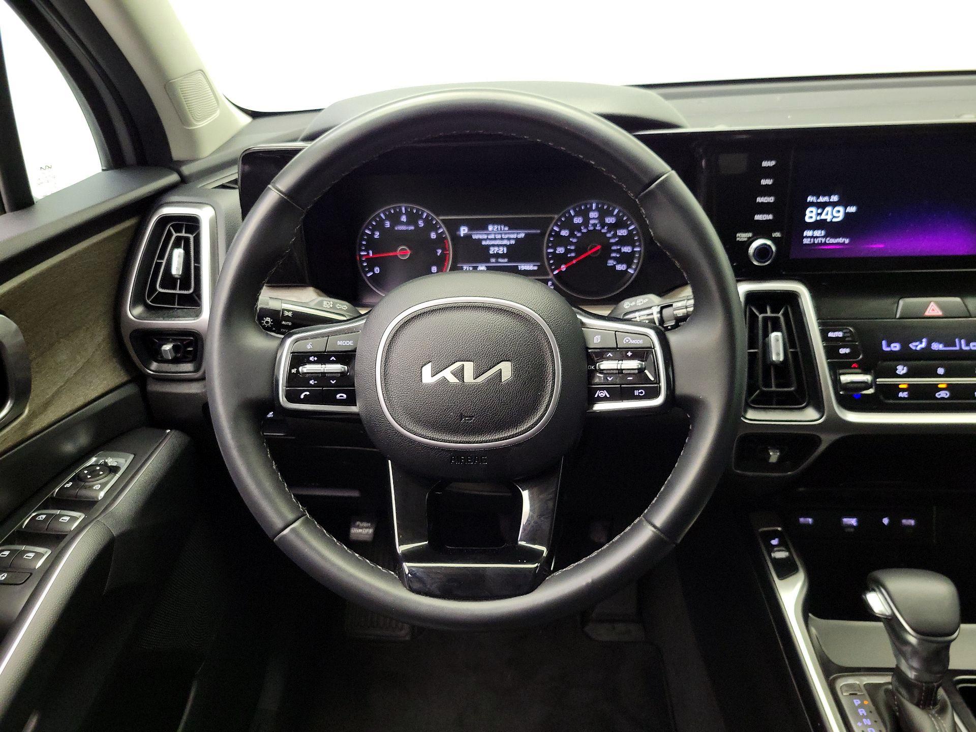 Thumbnail: 2023 Kia Sorento - 10