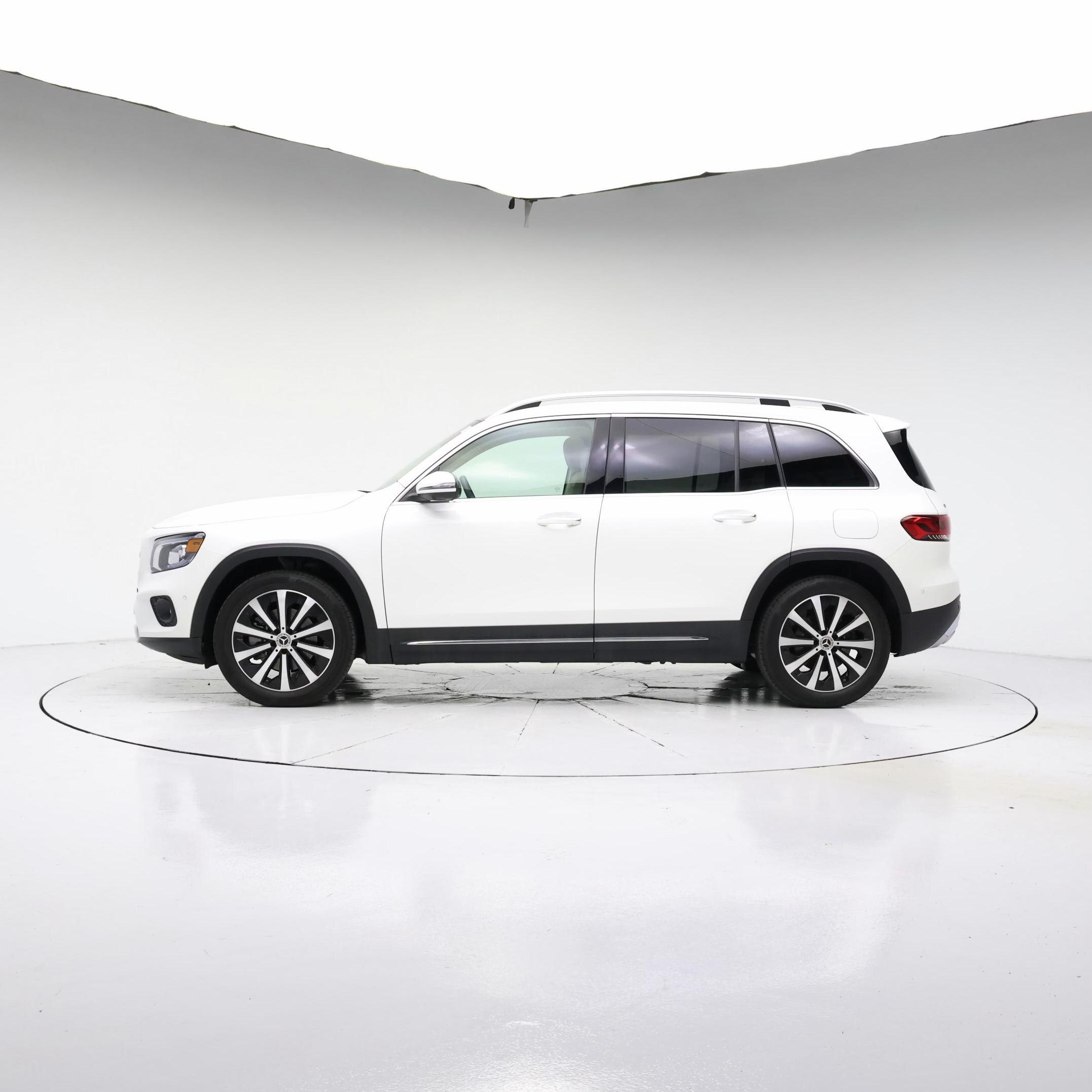 Thumbnail: 2022 Mercedes-Benz GLB - 3