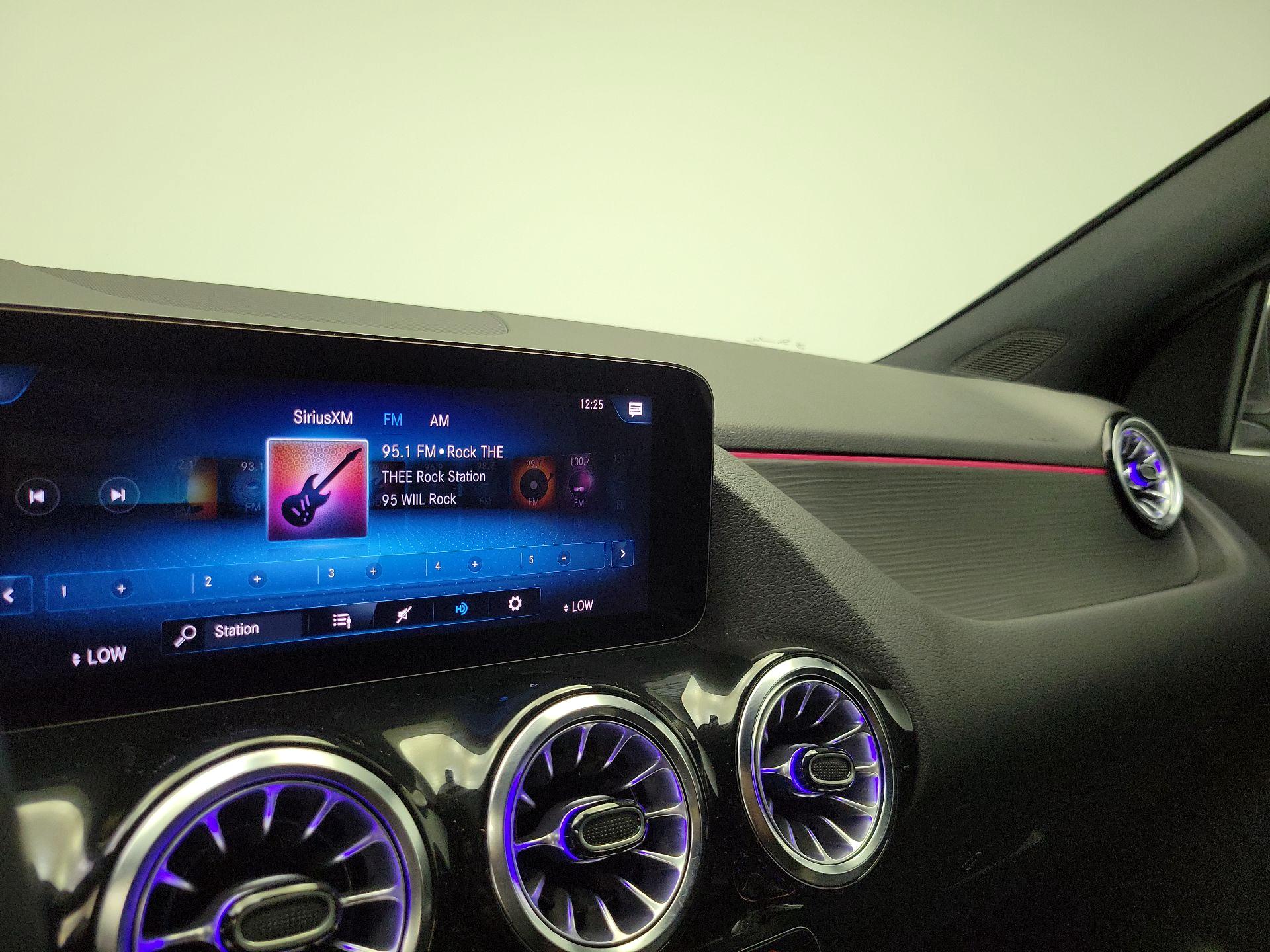 Thumbnail: 2023 Mercedes-Benz GLA - 15