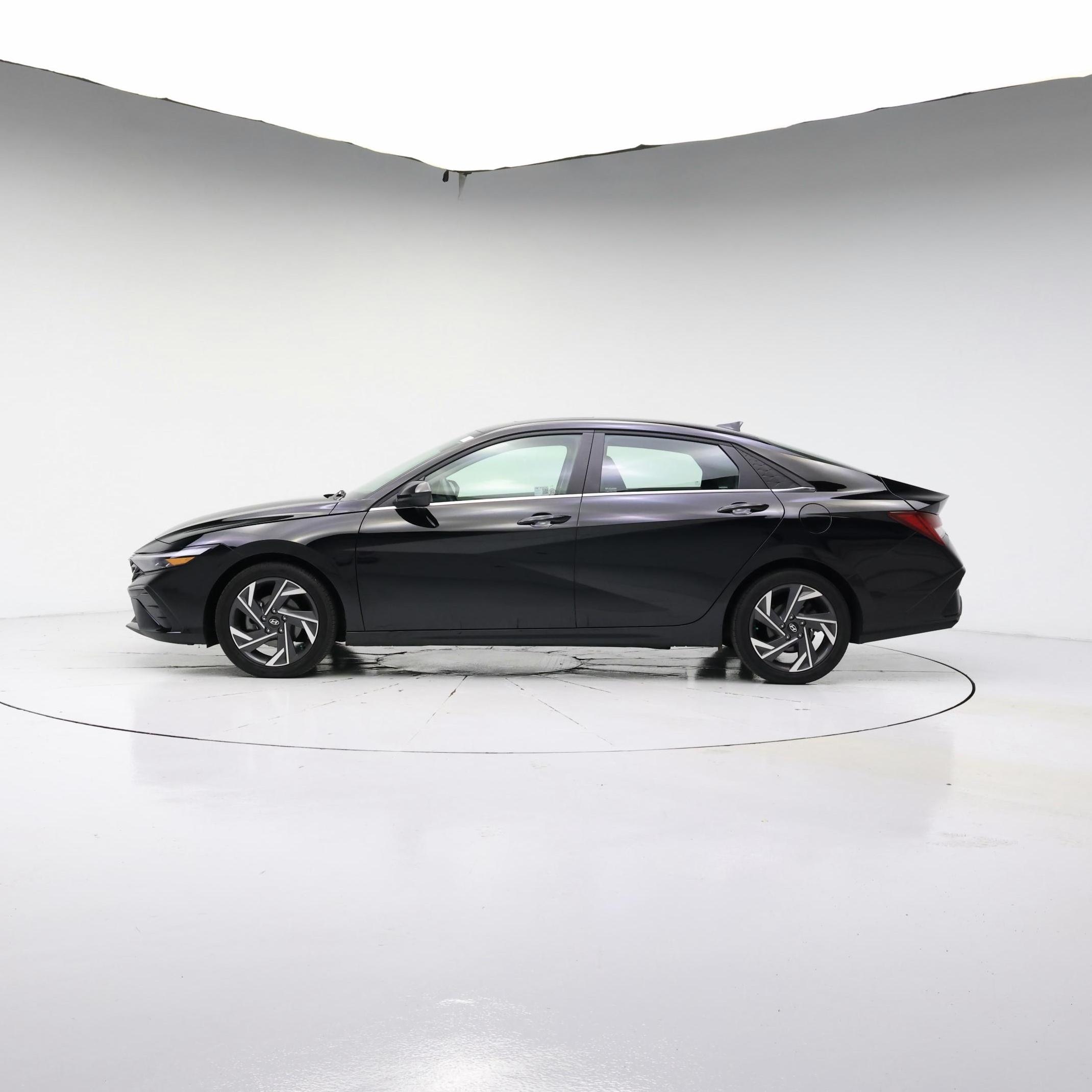Thumbnail: 2025 Hyundai Elantra - 3