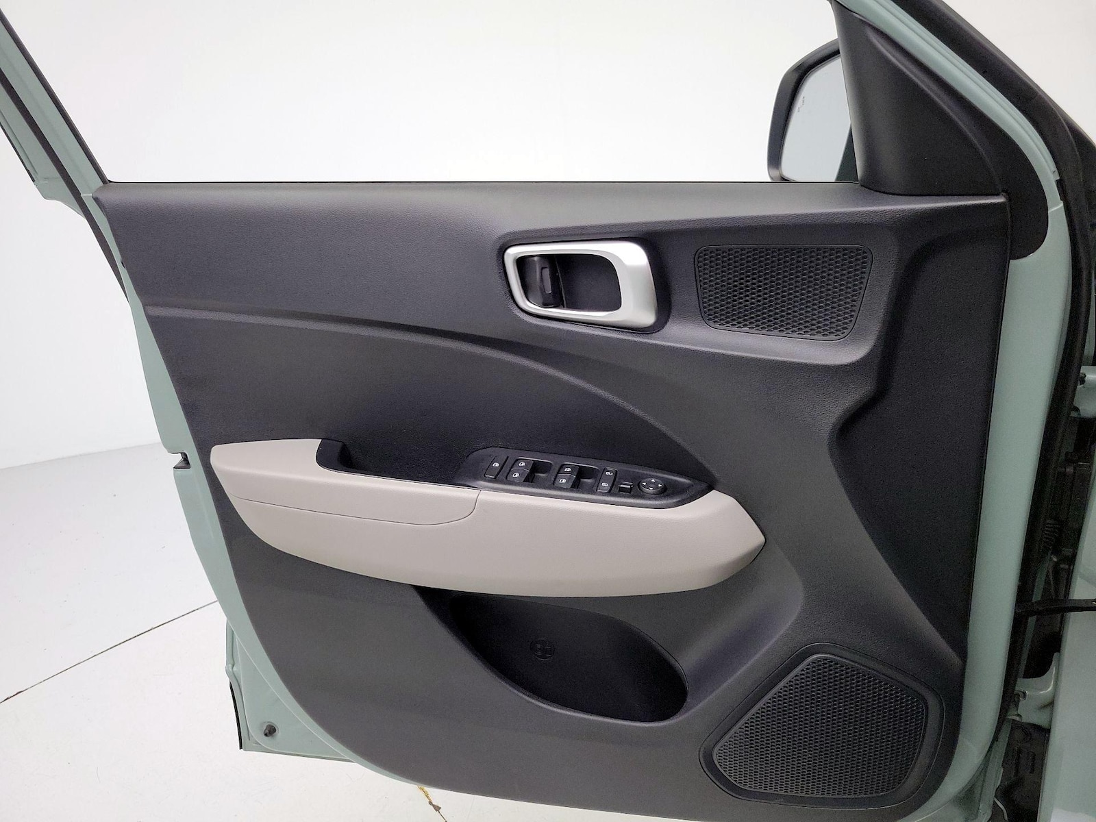 2025 Hyundai Venue SEL - Photo 13