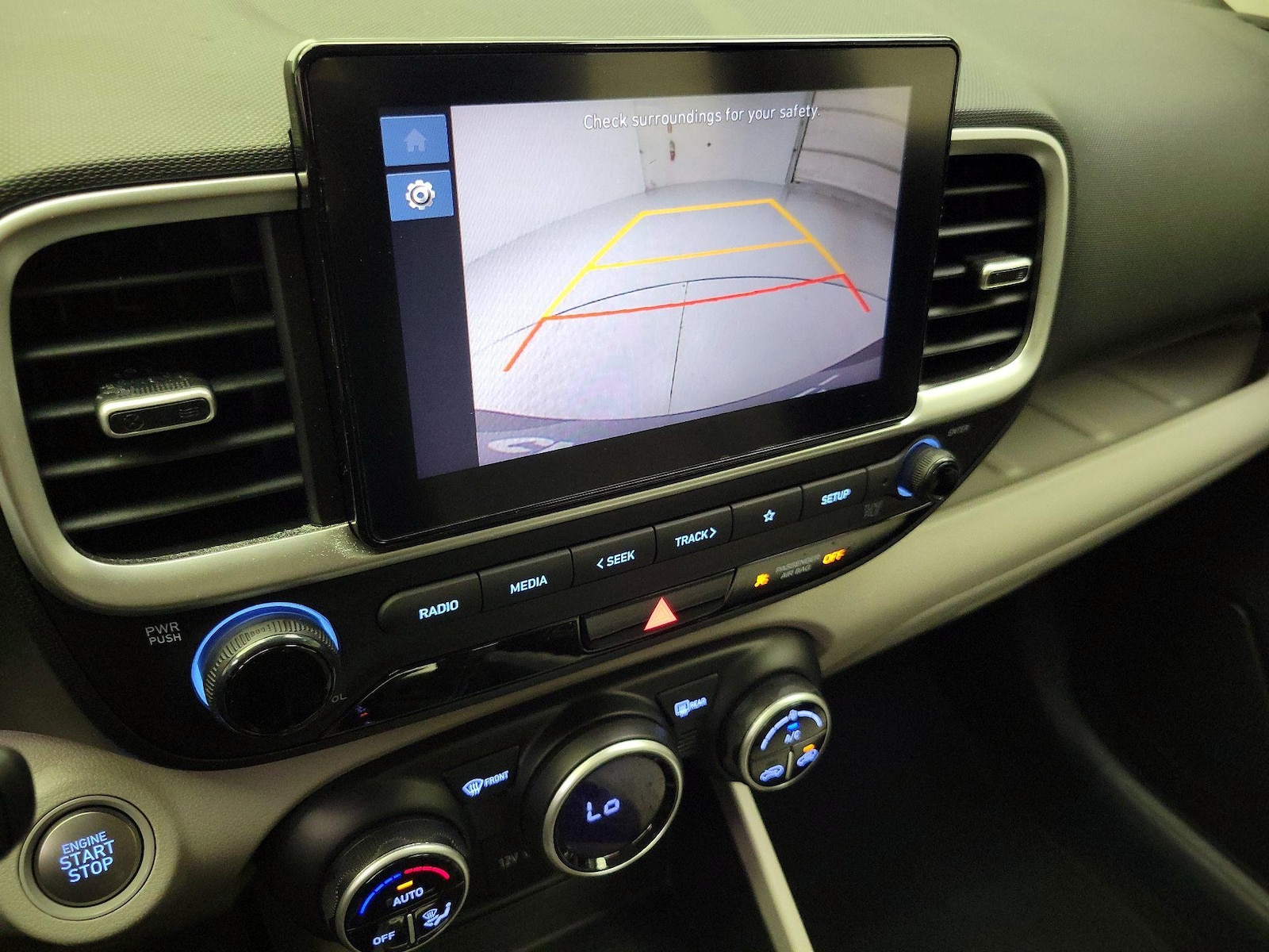 2025 Hyundai Venue SEL - Photo 15