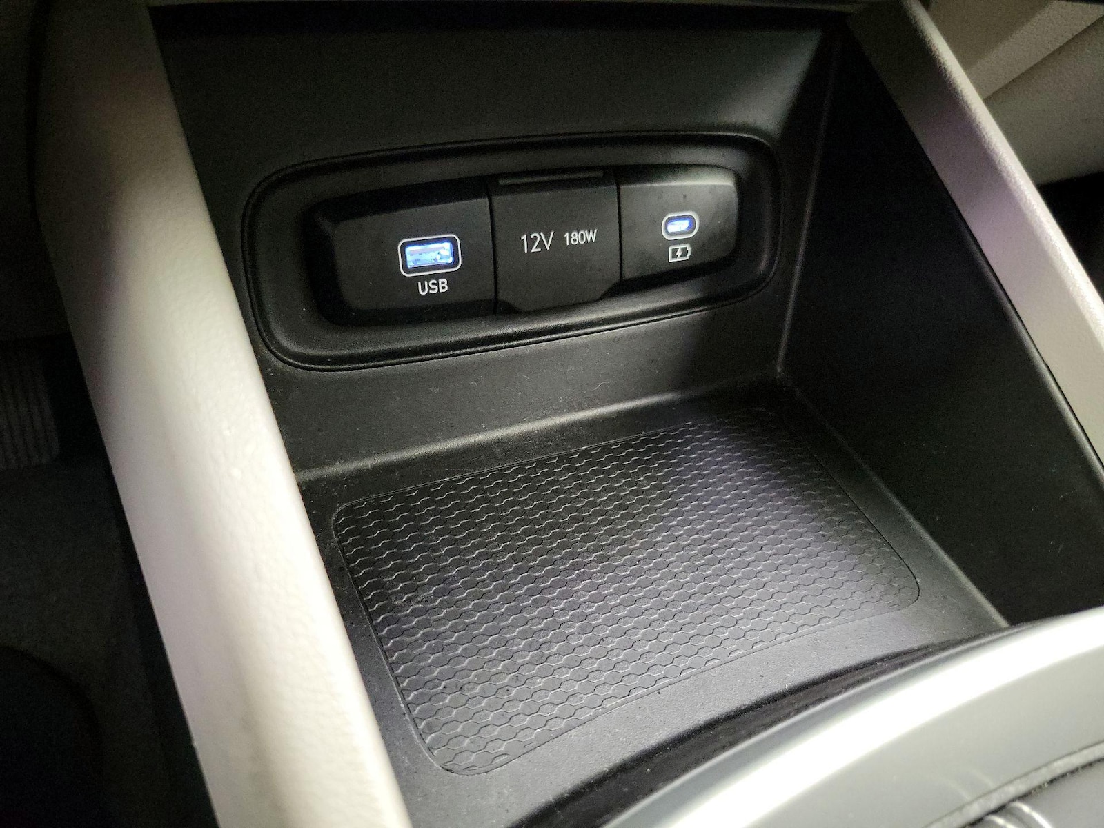 2025 Hyundai Venue SEL - Photo 19