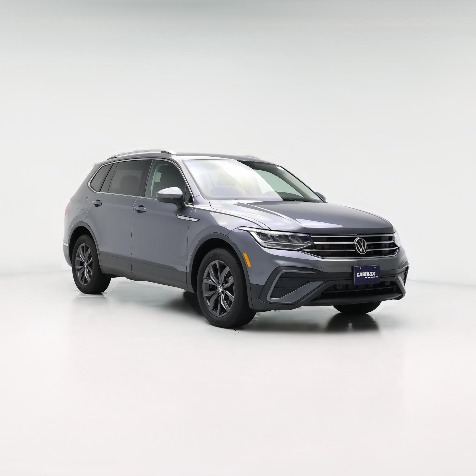 Thumbnail: 2023 Volkswagen Tiguan - 1