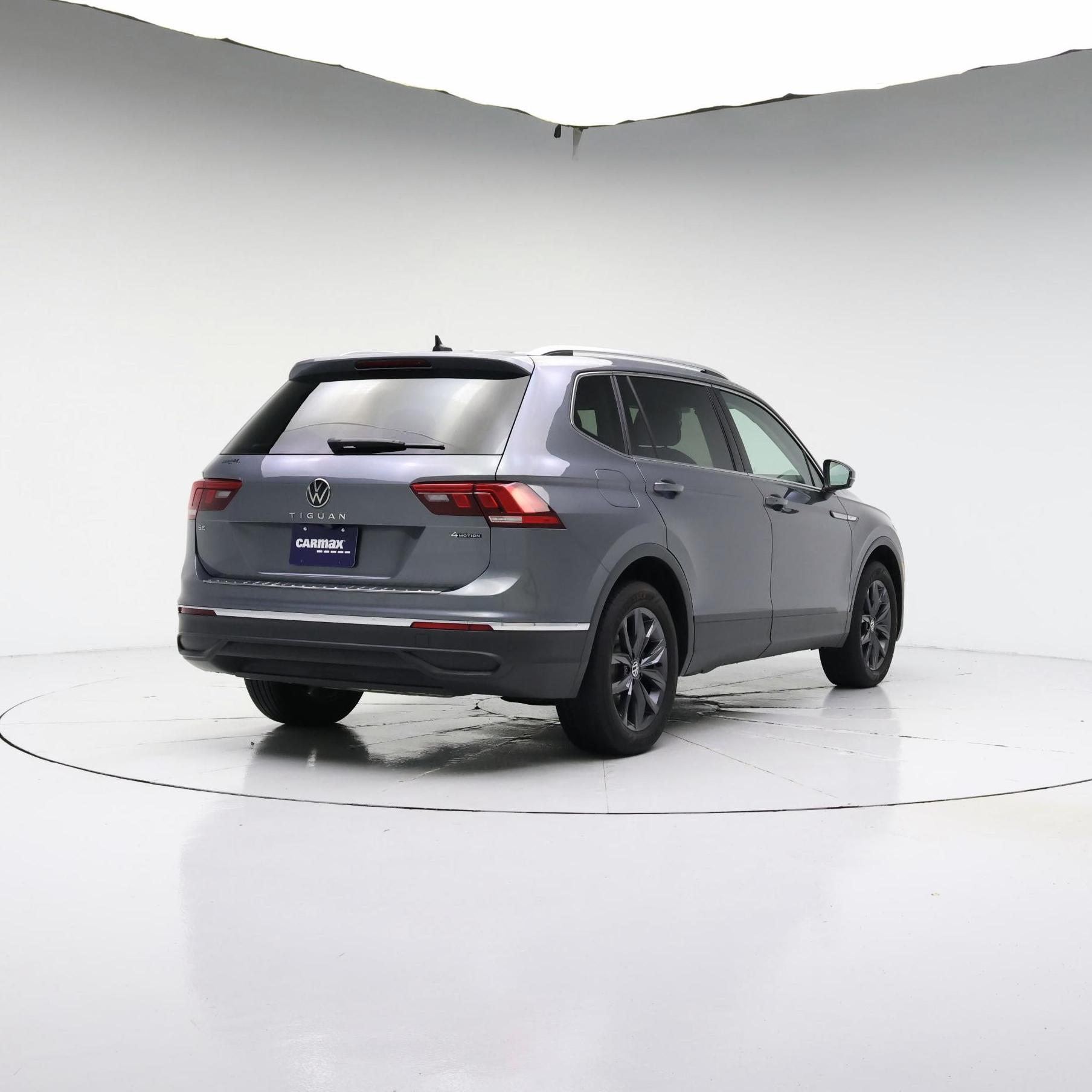 Thumbnail: 2023 Volkswagen Tiguan - 8