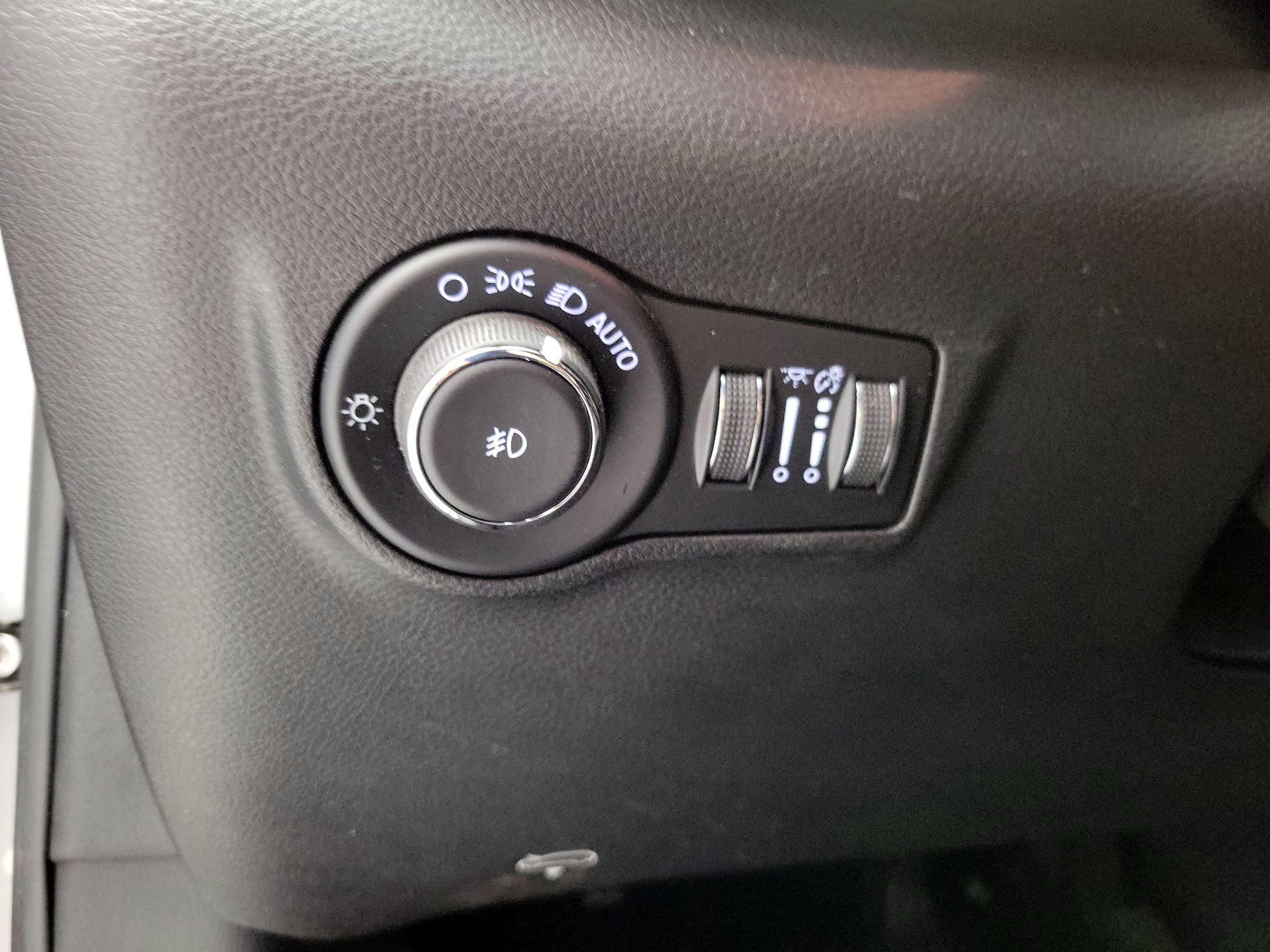 Thumbnail: 2022 Jeep Compass - 13