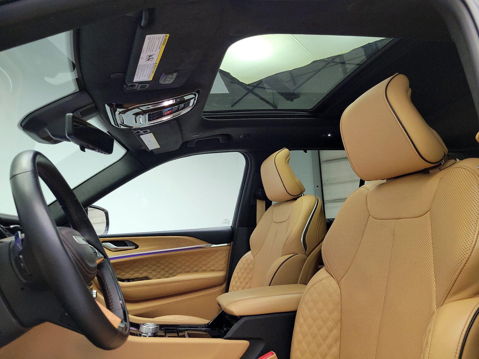 Thumbnail: 2023 Jeep Grand Cherokee - 20
