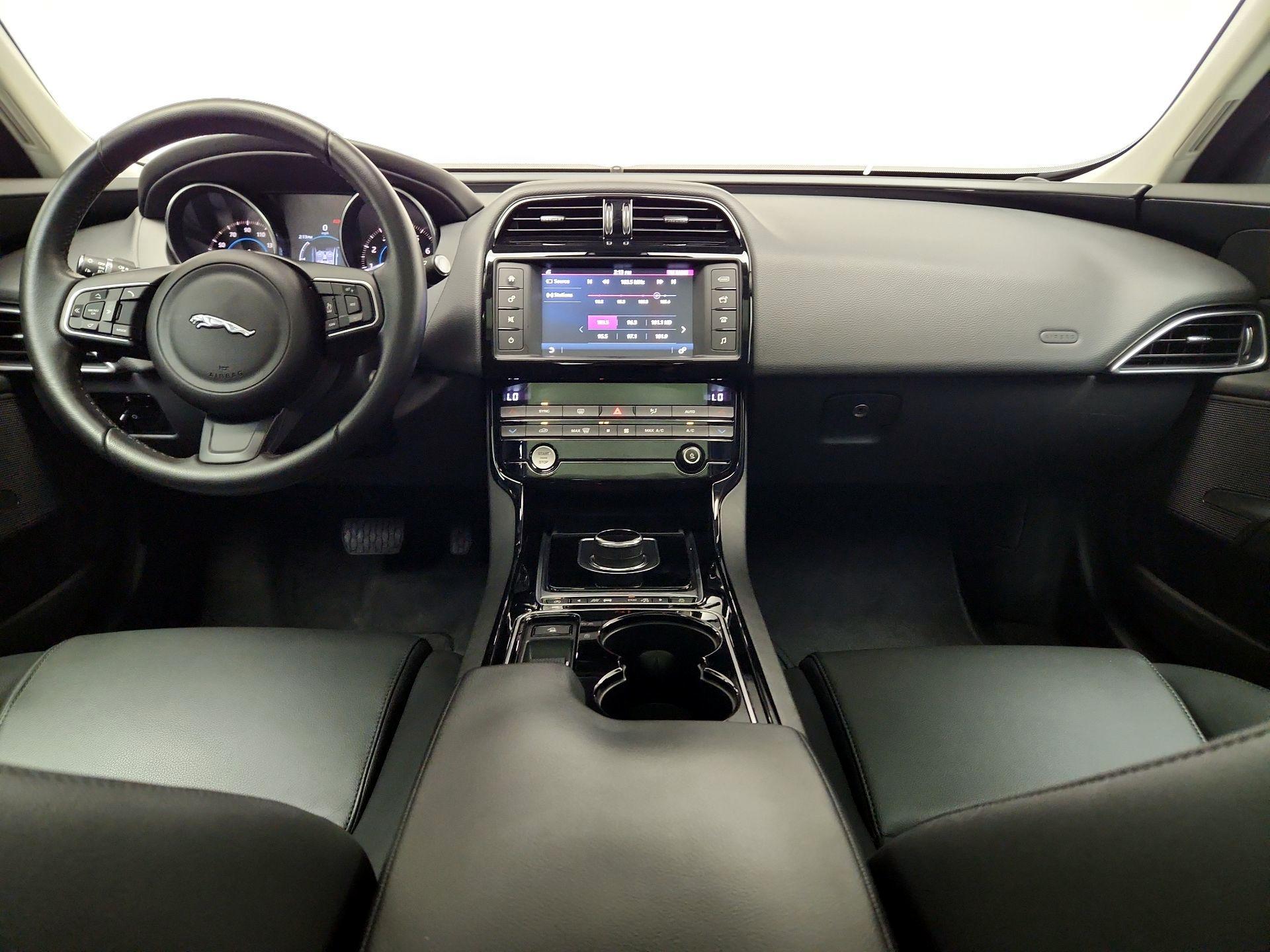 Thumbnail: 2017 Jaguar XE - 9