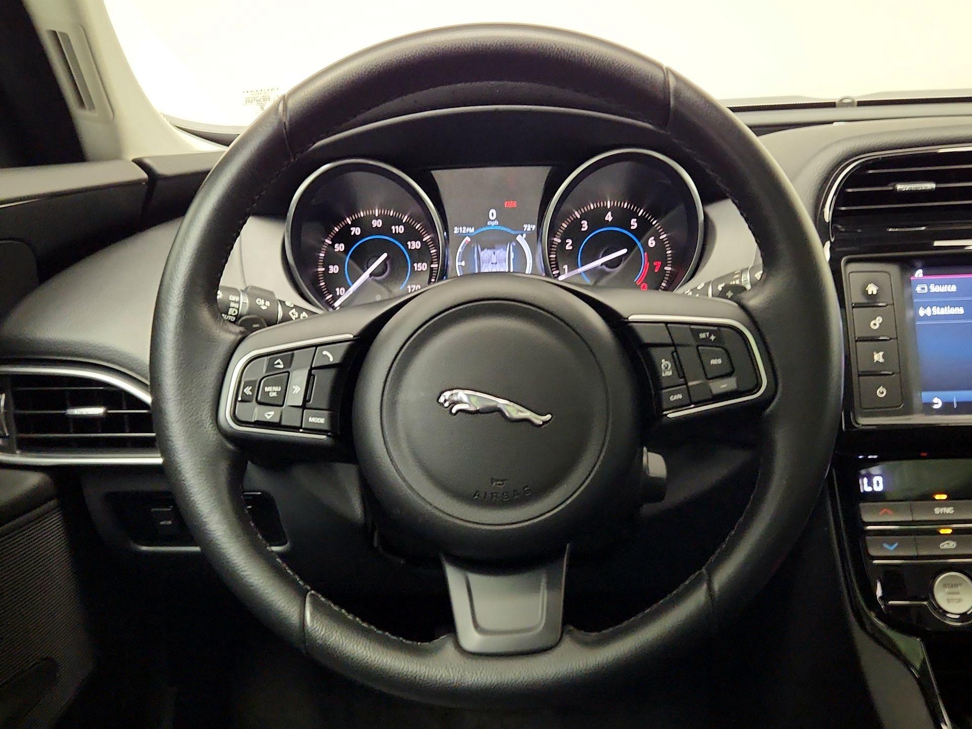 Thumbnail: 2017 Jaguar XE - 10