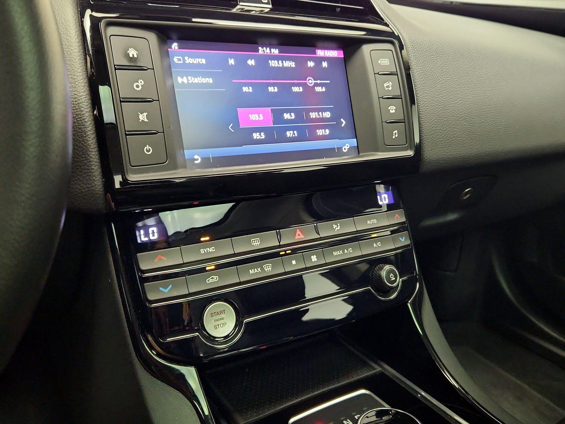 Thumbnail: 2017 Jaguar XE - 15