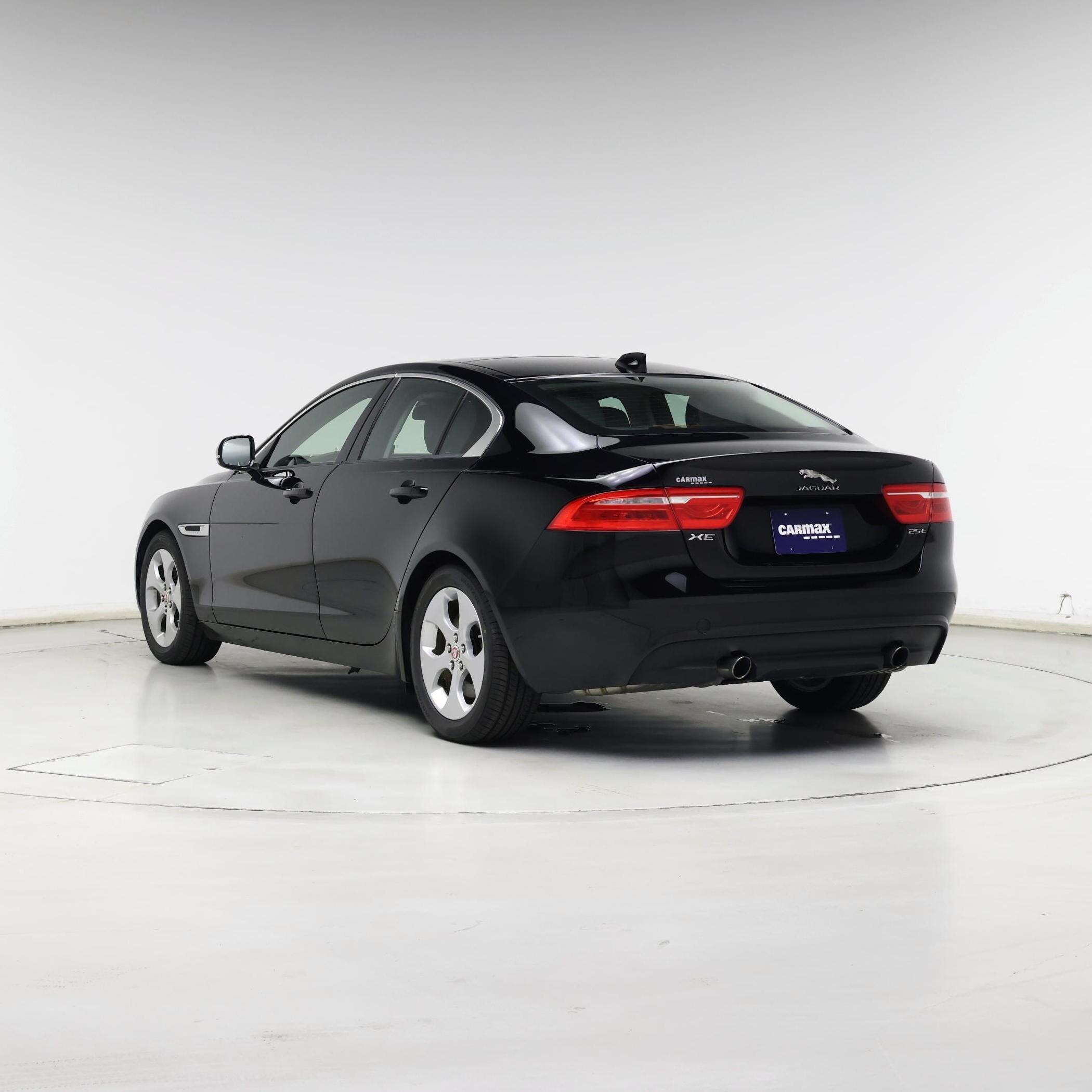 Thumbnail: 2017 Jaguar XE - 2