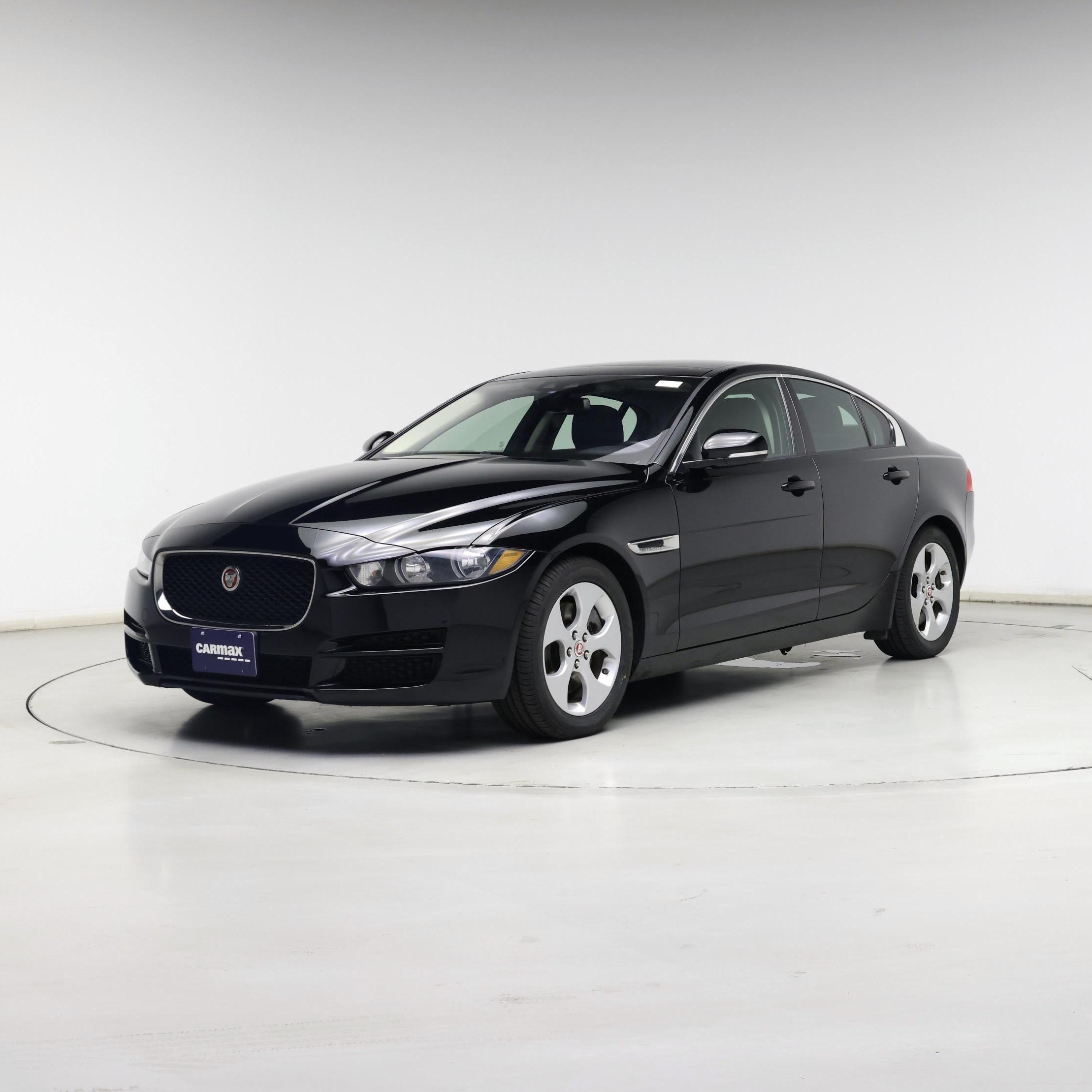 Thumbnail: 2017 Jaguar XE - 4